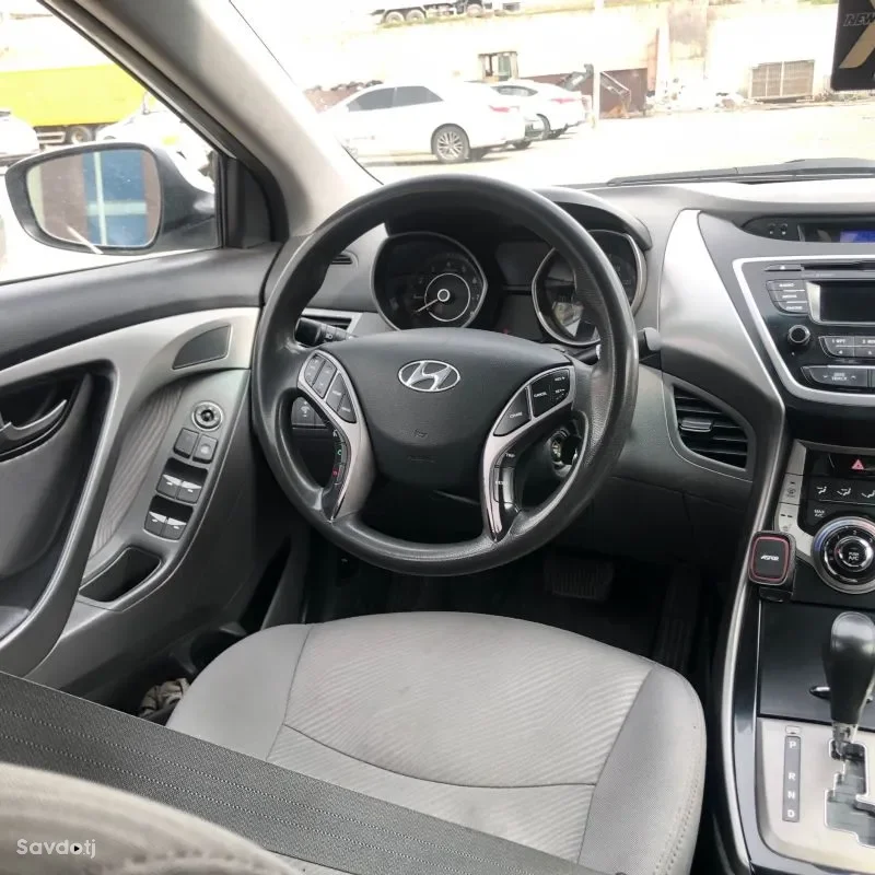 Hyundai Elantra 2013