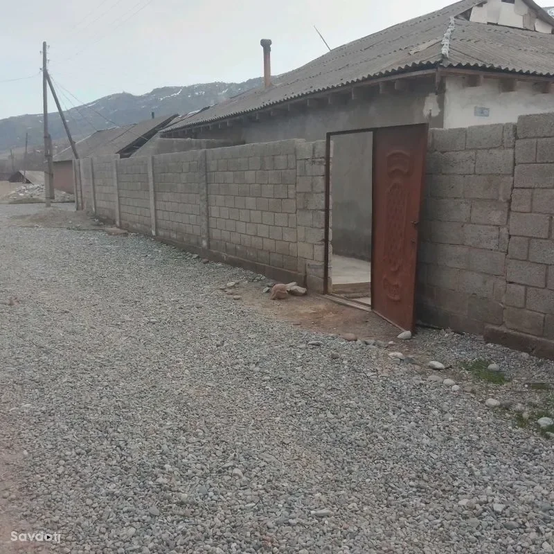 1 этажный, 4-комн. дом, 140 м², 9 соток, файзобод