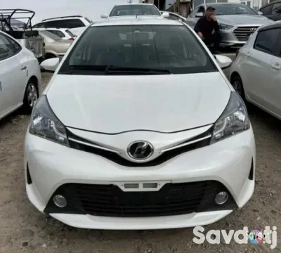 Лобовое стекло Toyota Yaris 2010-