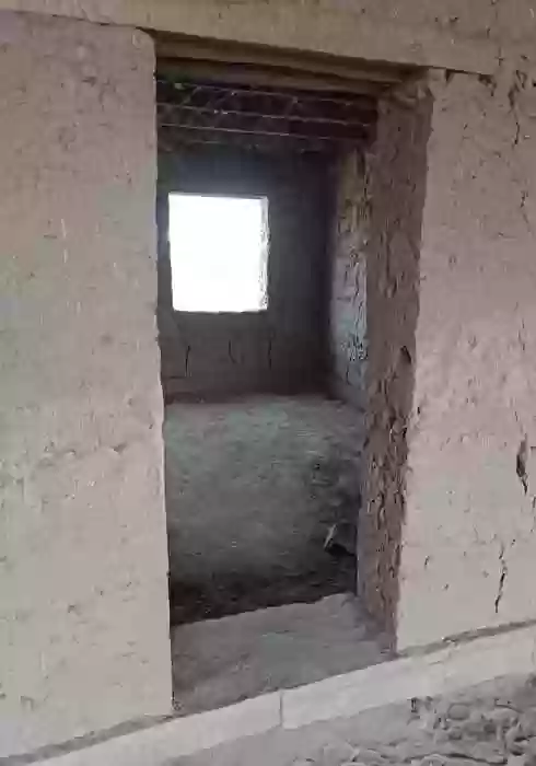 Постройка с земельным участком 