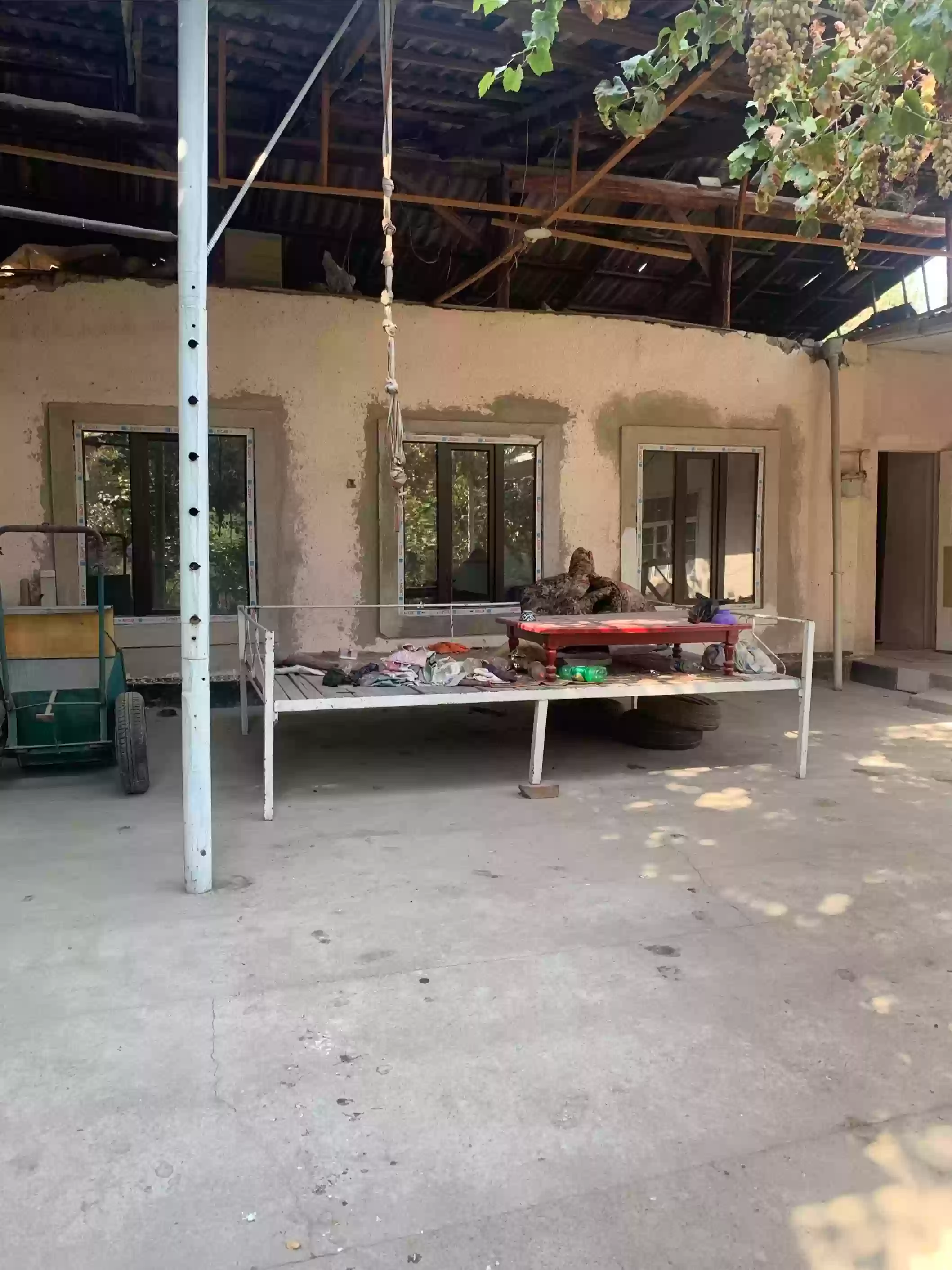 1 этажный, 6-комн. дом, 144 м², 4 соток, сзади 17 школы