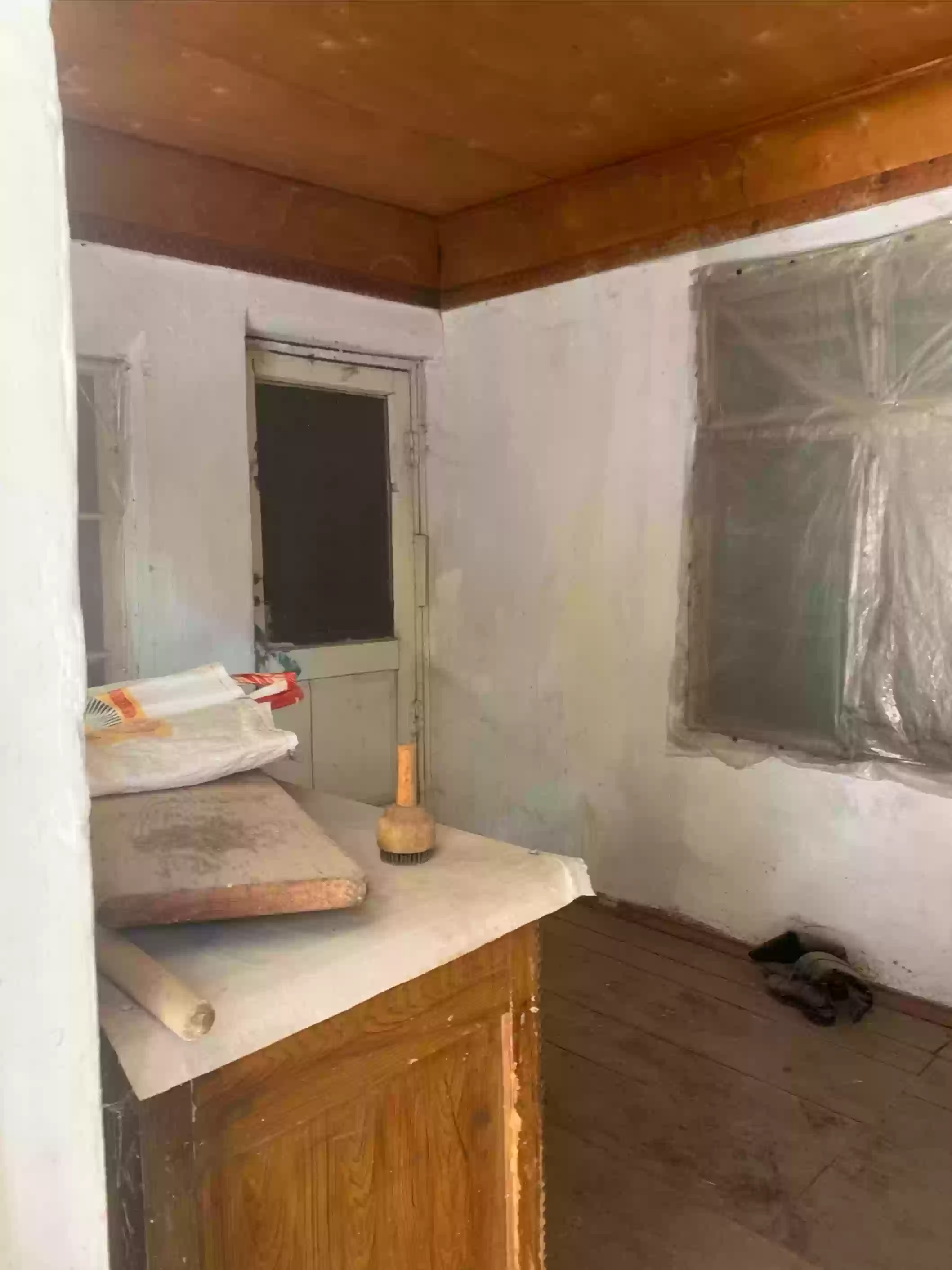 1 этажный, 6-комн. дом, 144 м², 4 соток, сзади 17 школы
