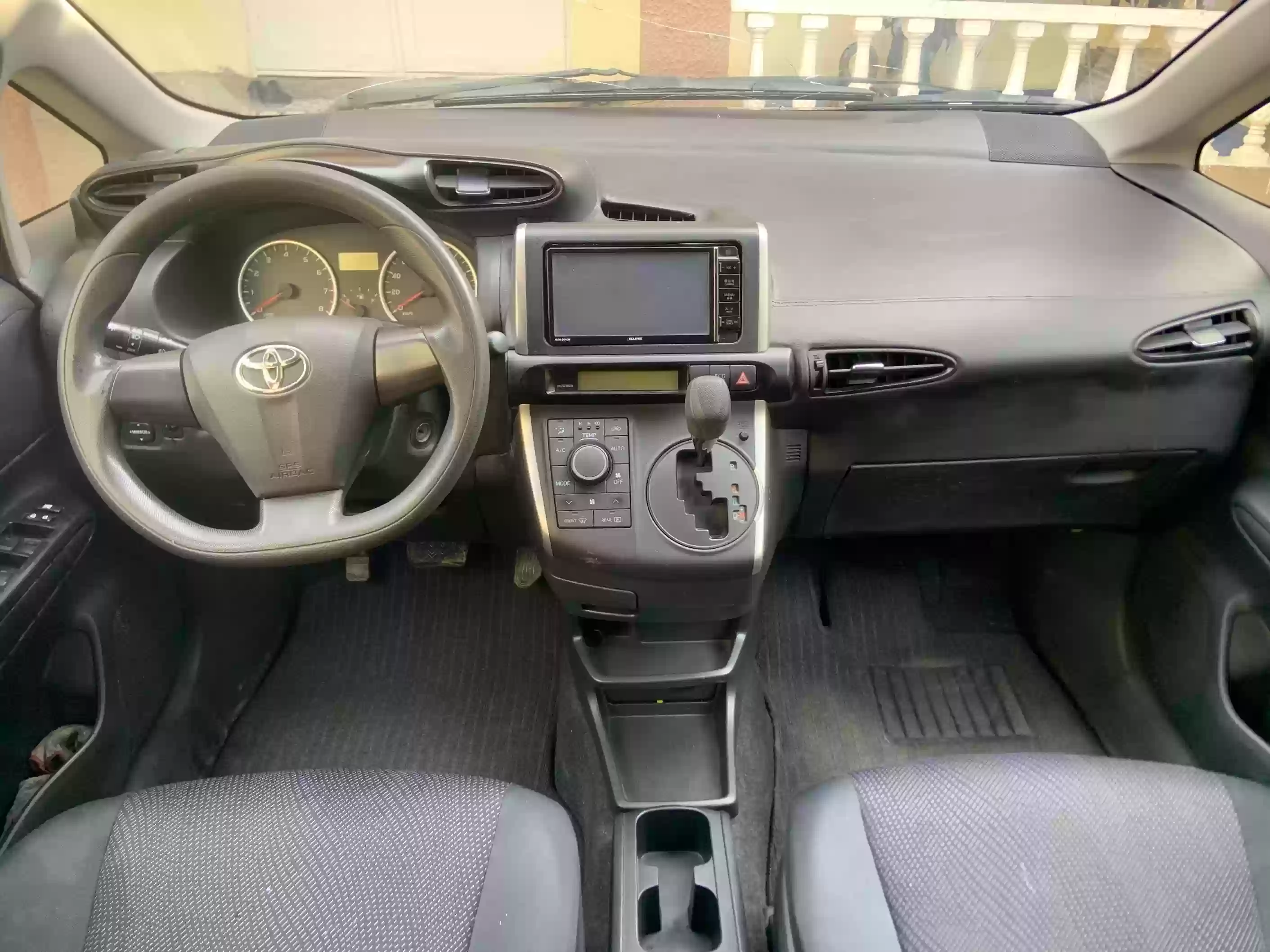 Toyota Wish 2014