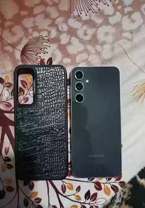 Samsung s23 fe 8.256