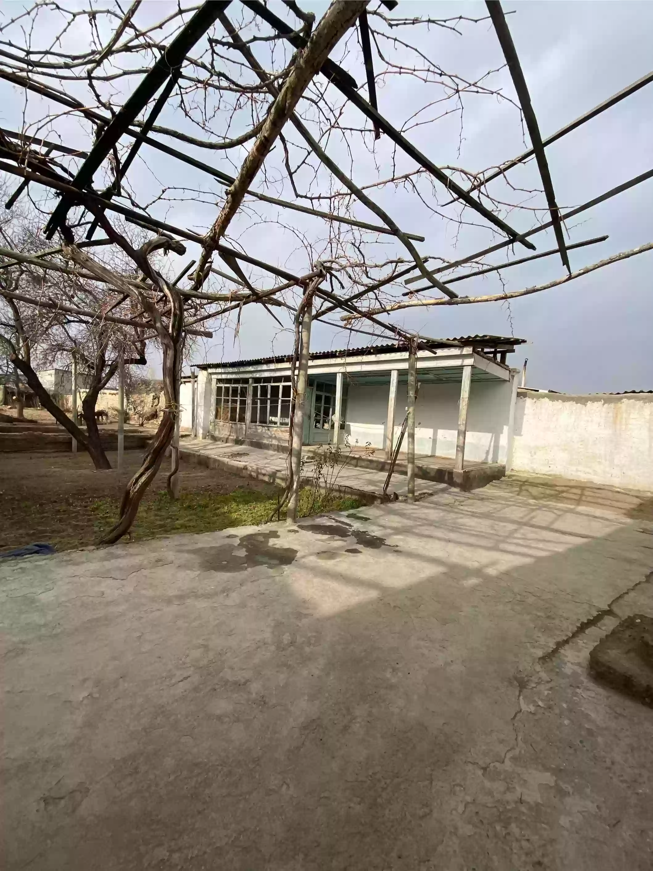 1 этажный, 2-комн. дом, 600 м², 6 соток, Бобочон Гафуров село Хистеварз Ул фрунзе 4а