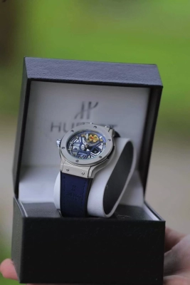 Часы HUBLOT