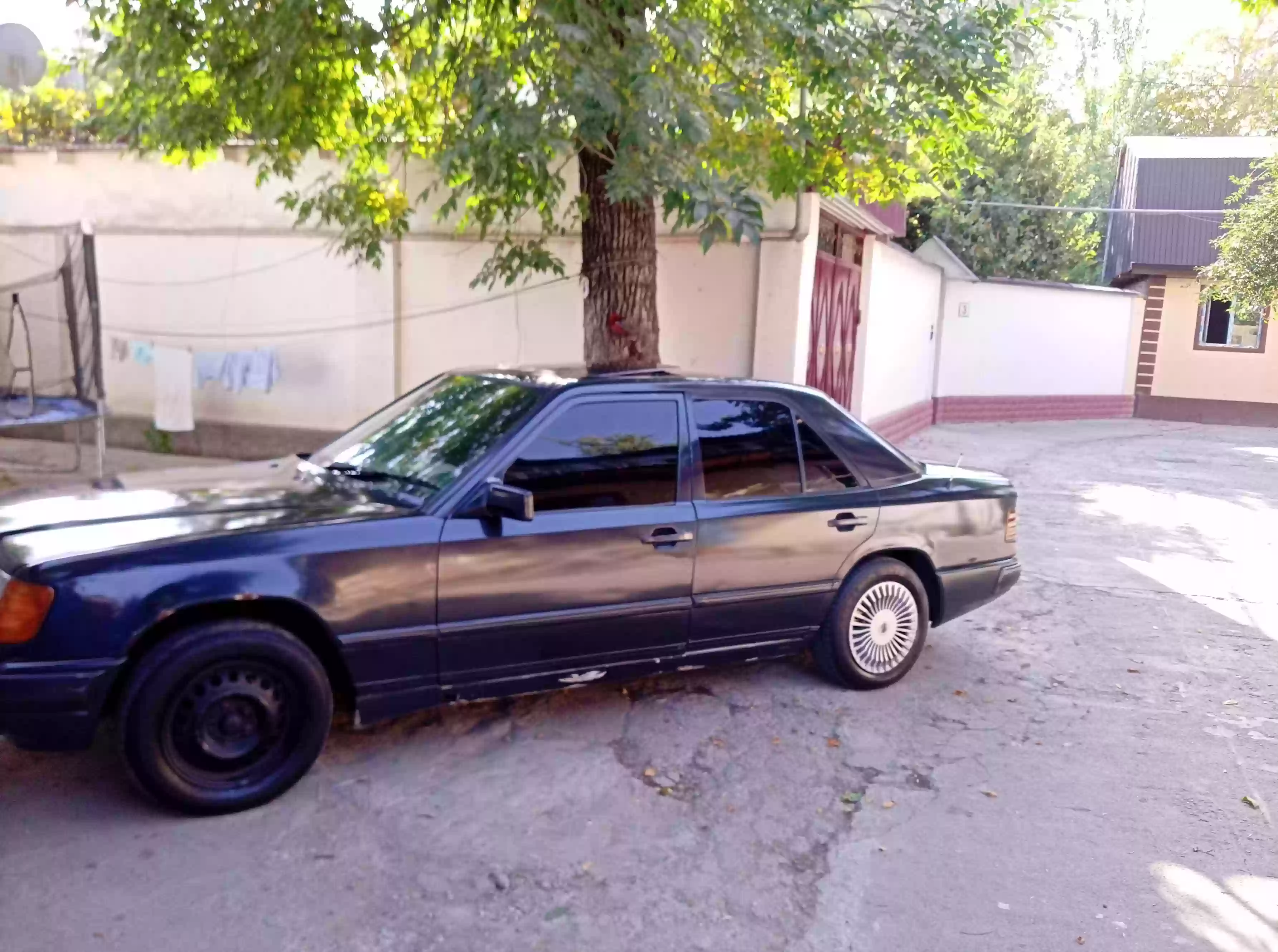 Mercedes-benz E class 1989