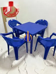 Стол стули пластмассовый
