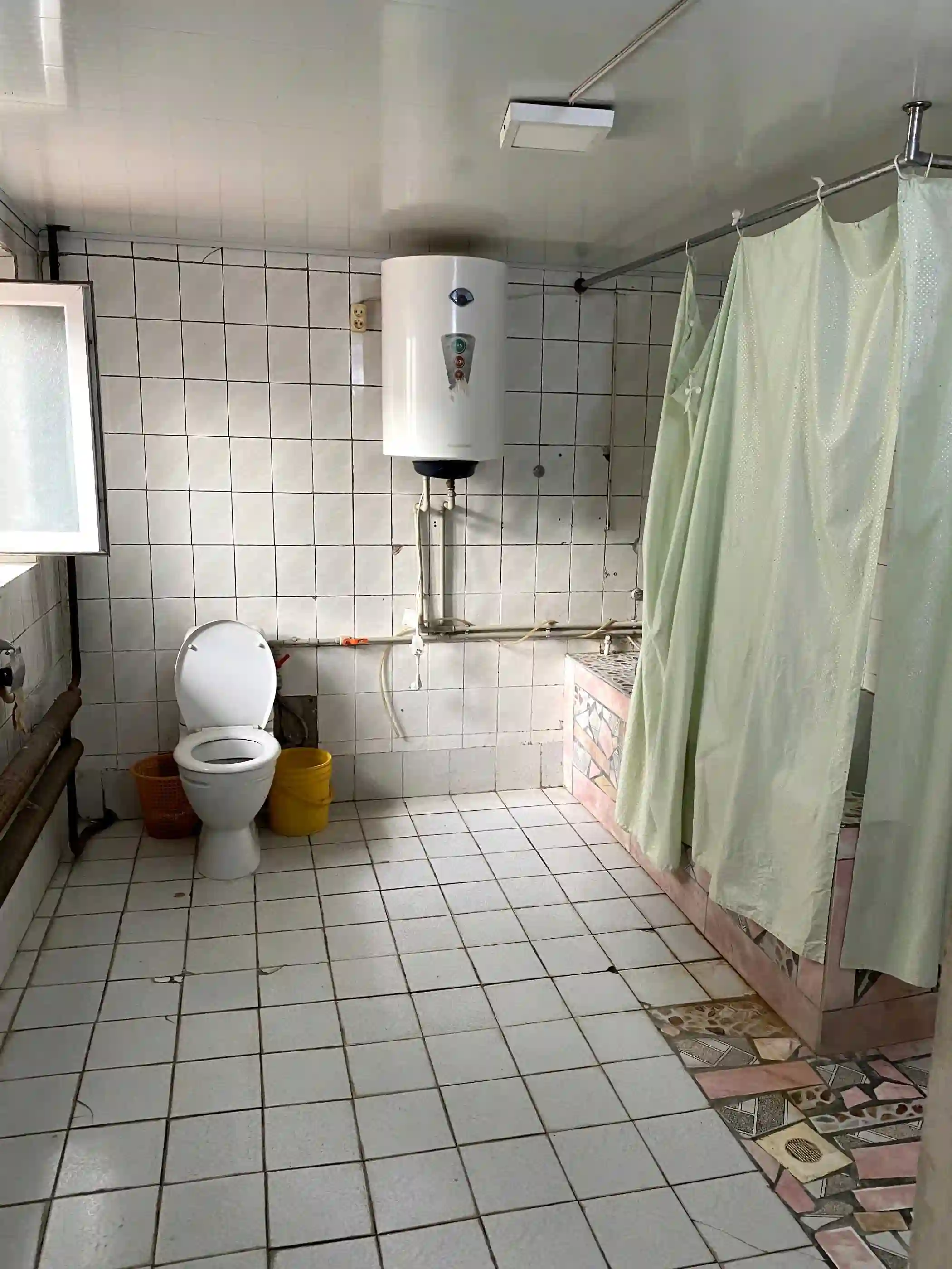 3 этажный, 14-комн. дом, 550 м², в центре города Куляб