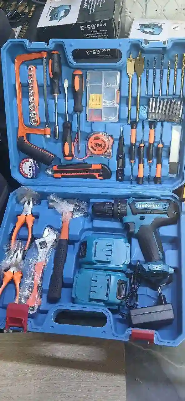 Шруповерт Makita