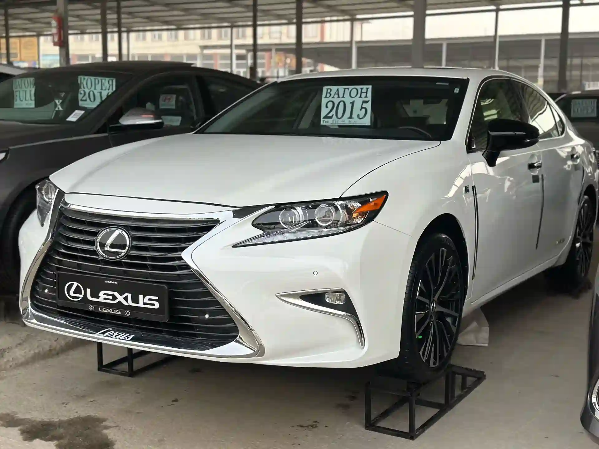 Lexus Es series 2015