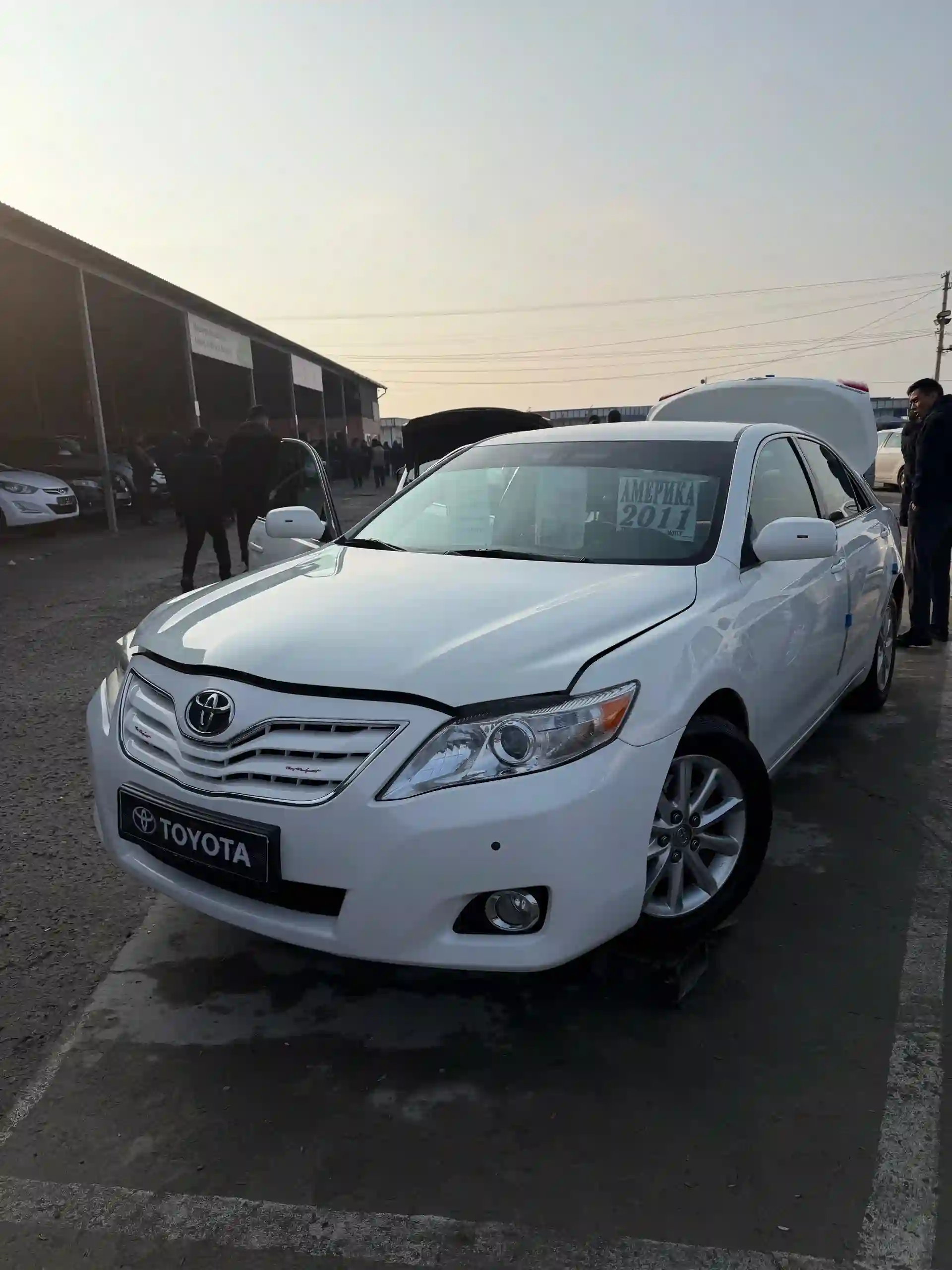 Toyota Camry 2010 — миниатюра 3