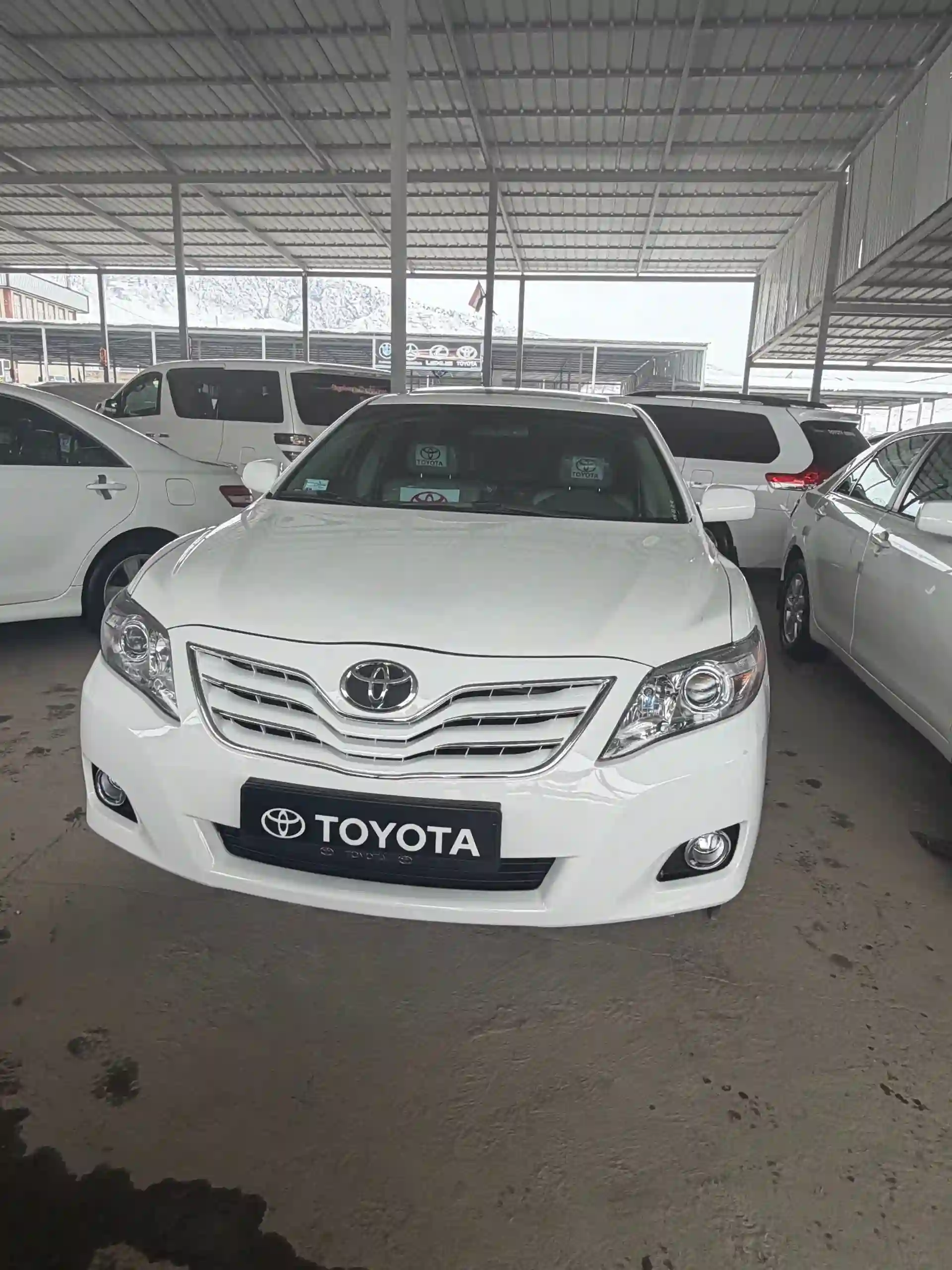 Toyota Camry 2011 — миниатюра 1