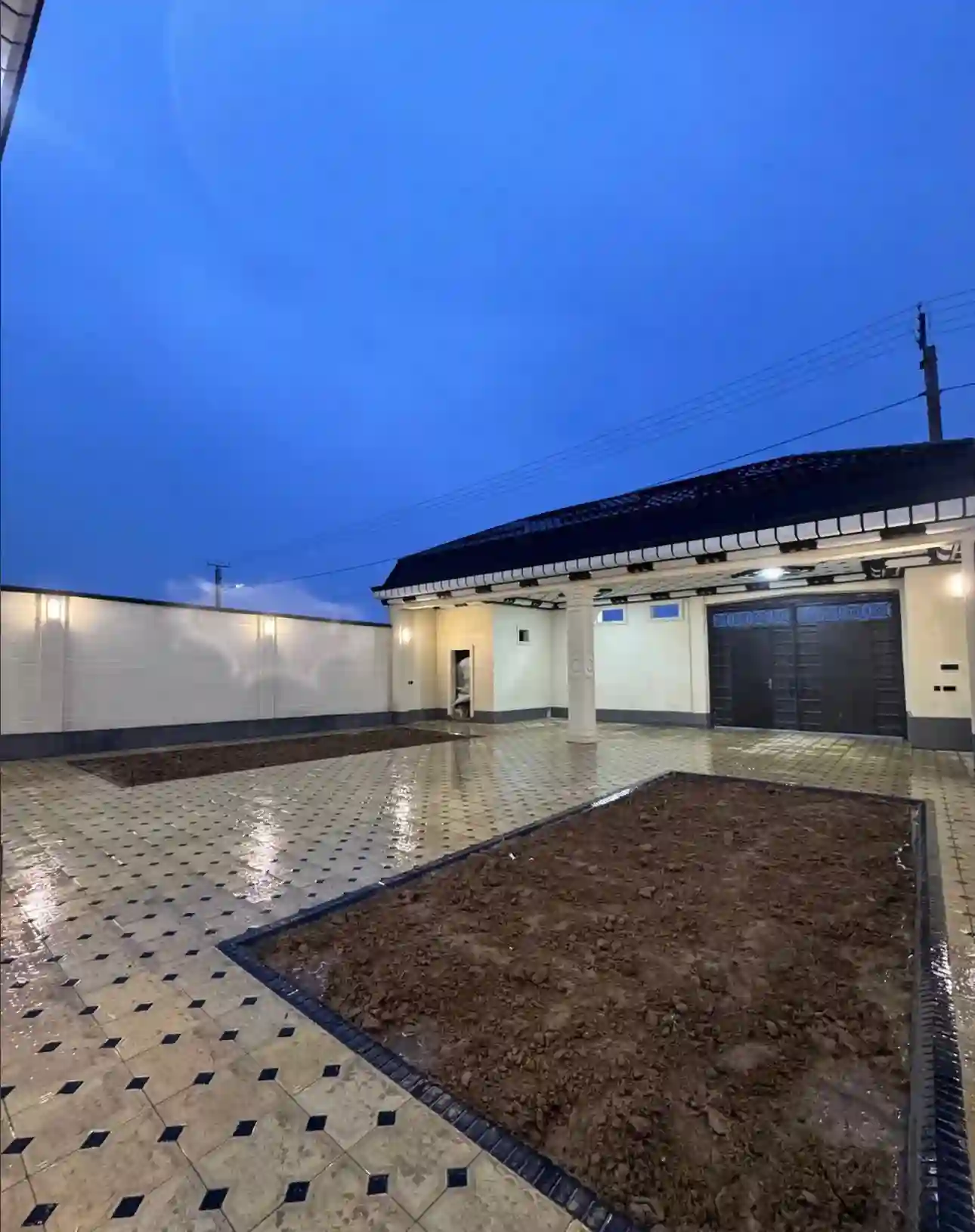 2 этажный, 5-комн. дом, 300 м², 3 соток, ховарон — миниатюра 2