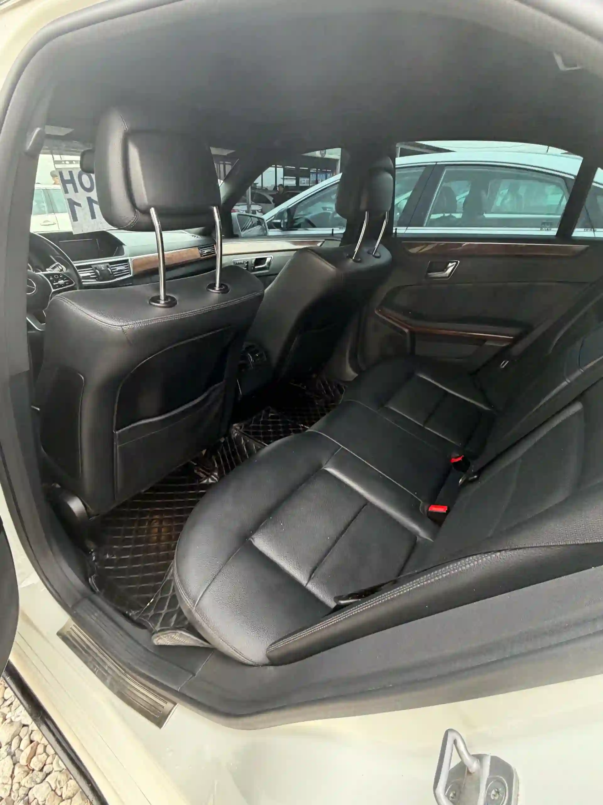 Mercedes-benz E class 2011 — миниатюра 4
