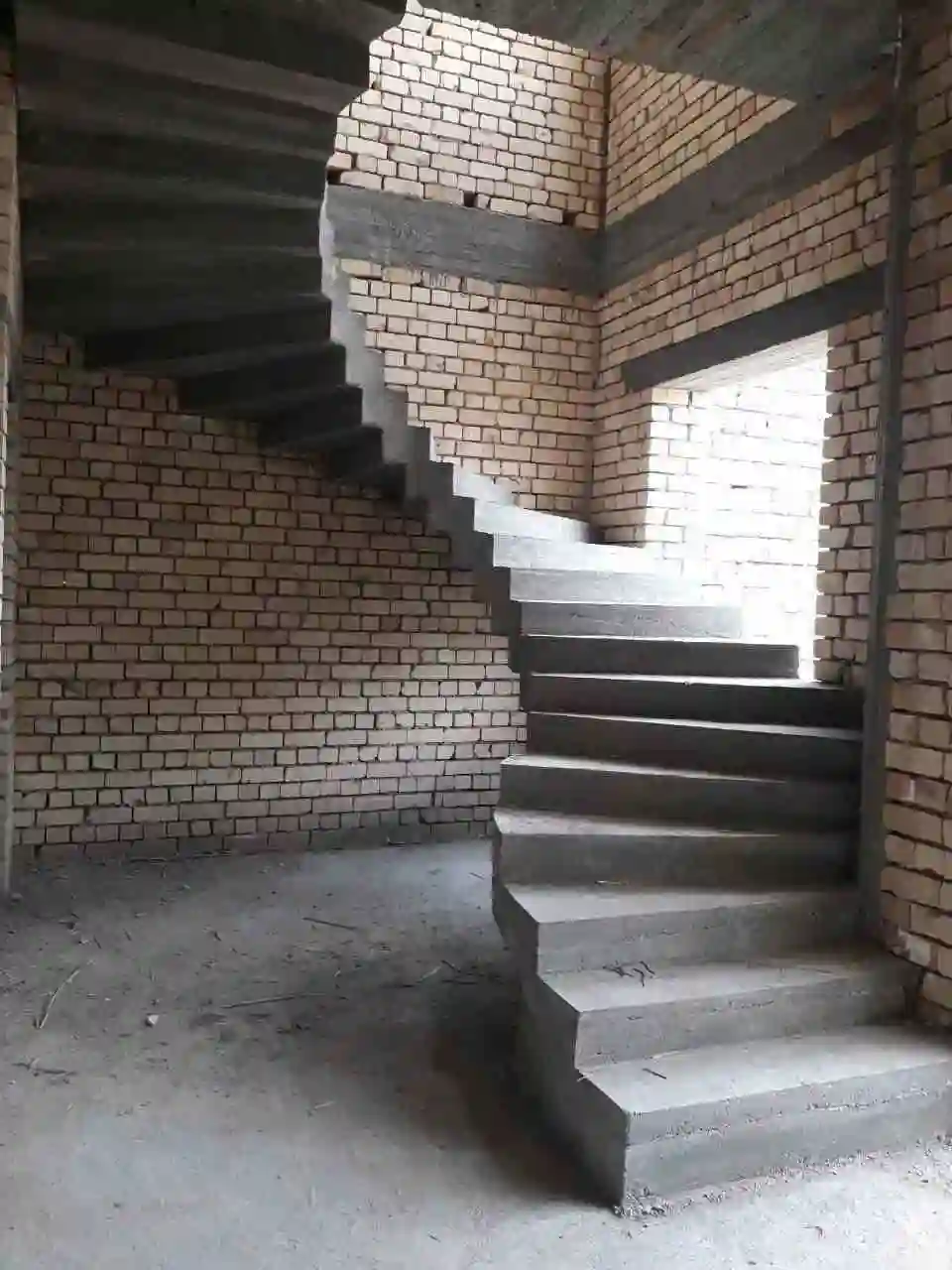 Создаем монолитно-бетонные лестницы