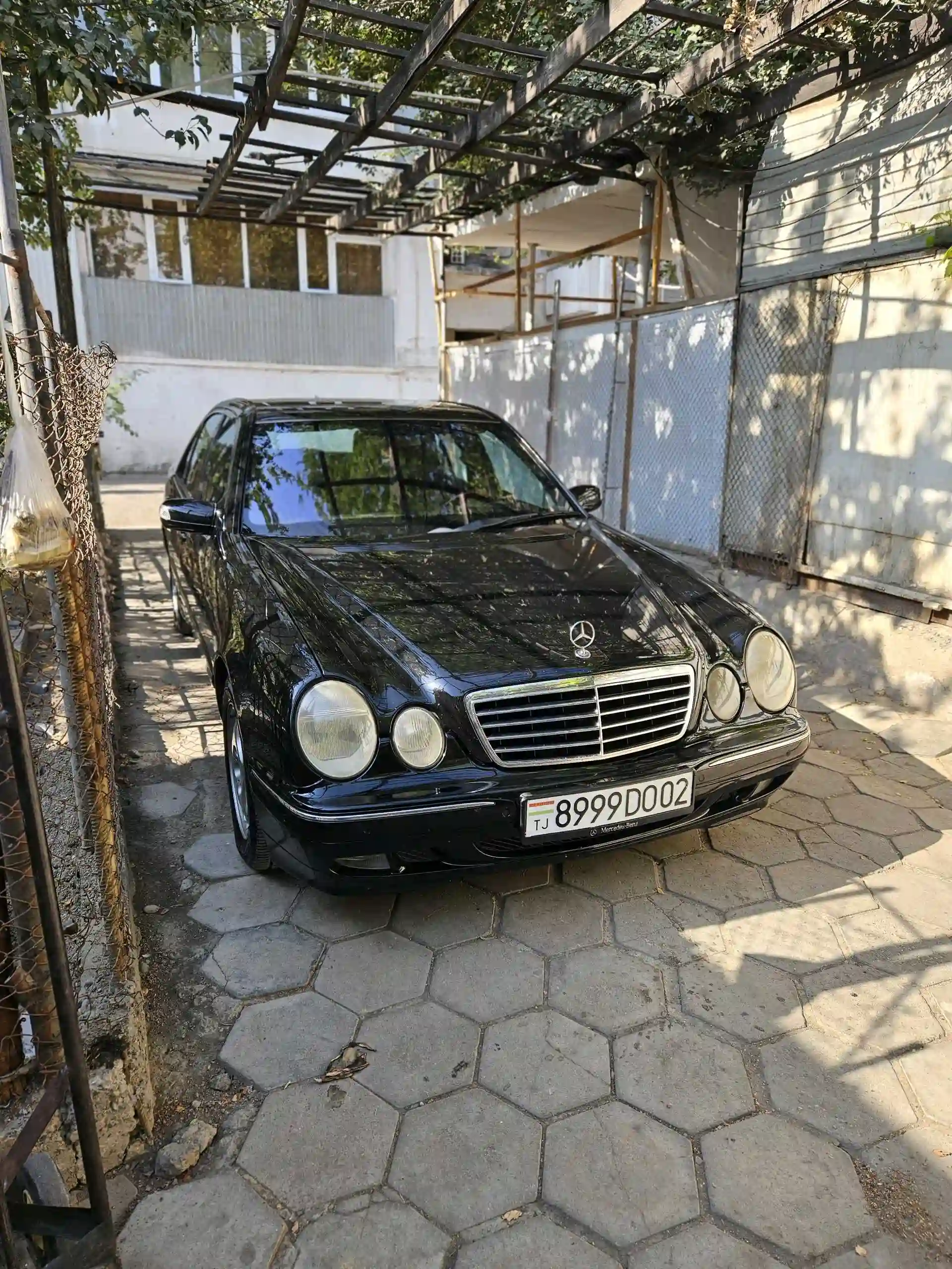 Mercedes-benz E class 2000