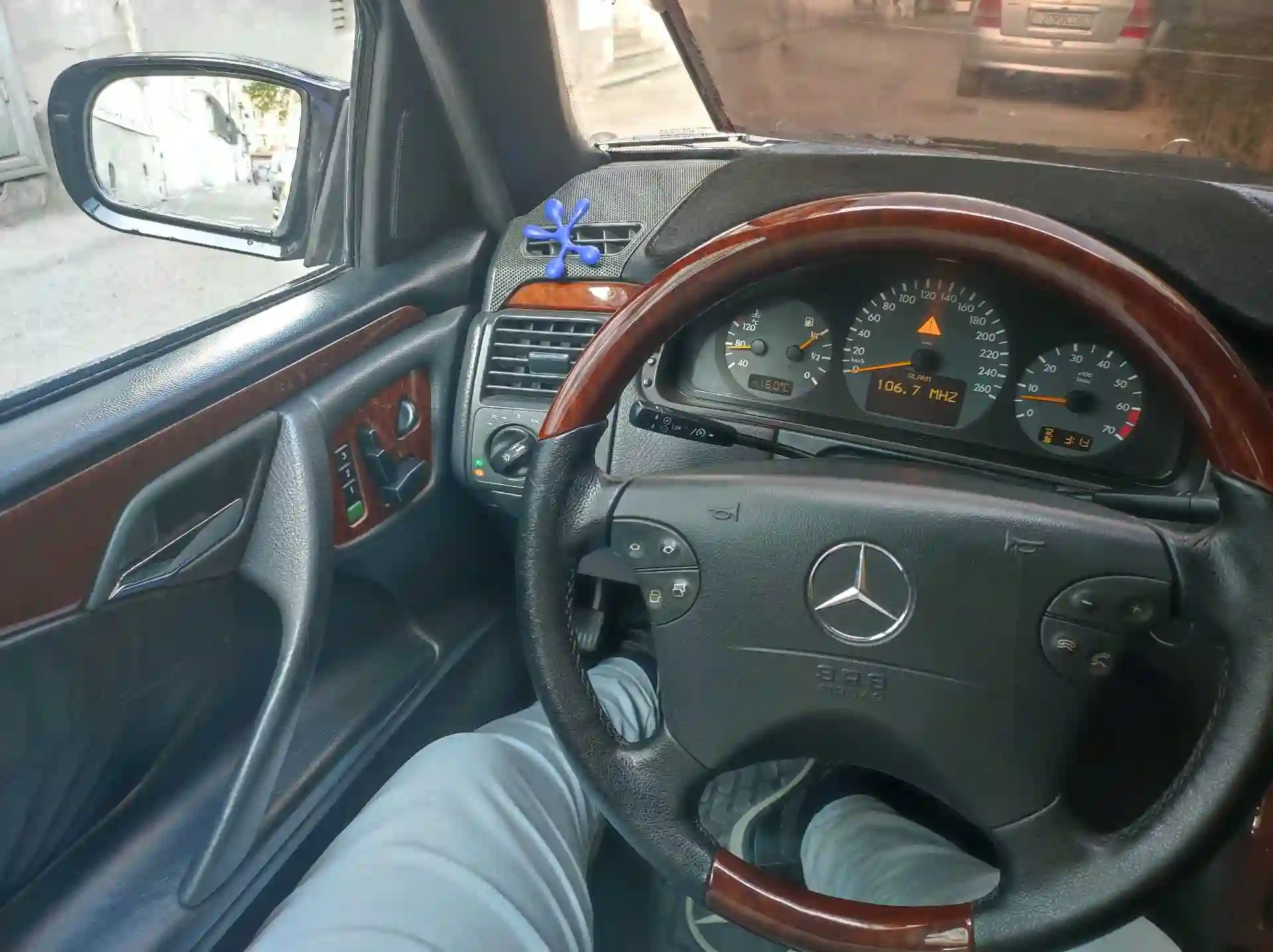 Mercedes-benz E class 2000