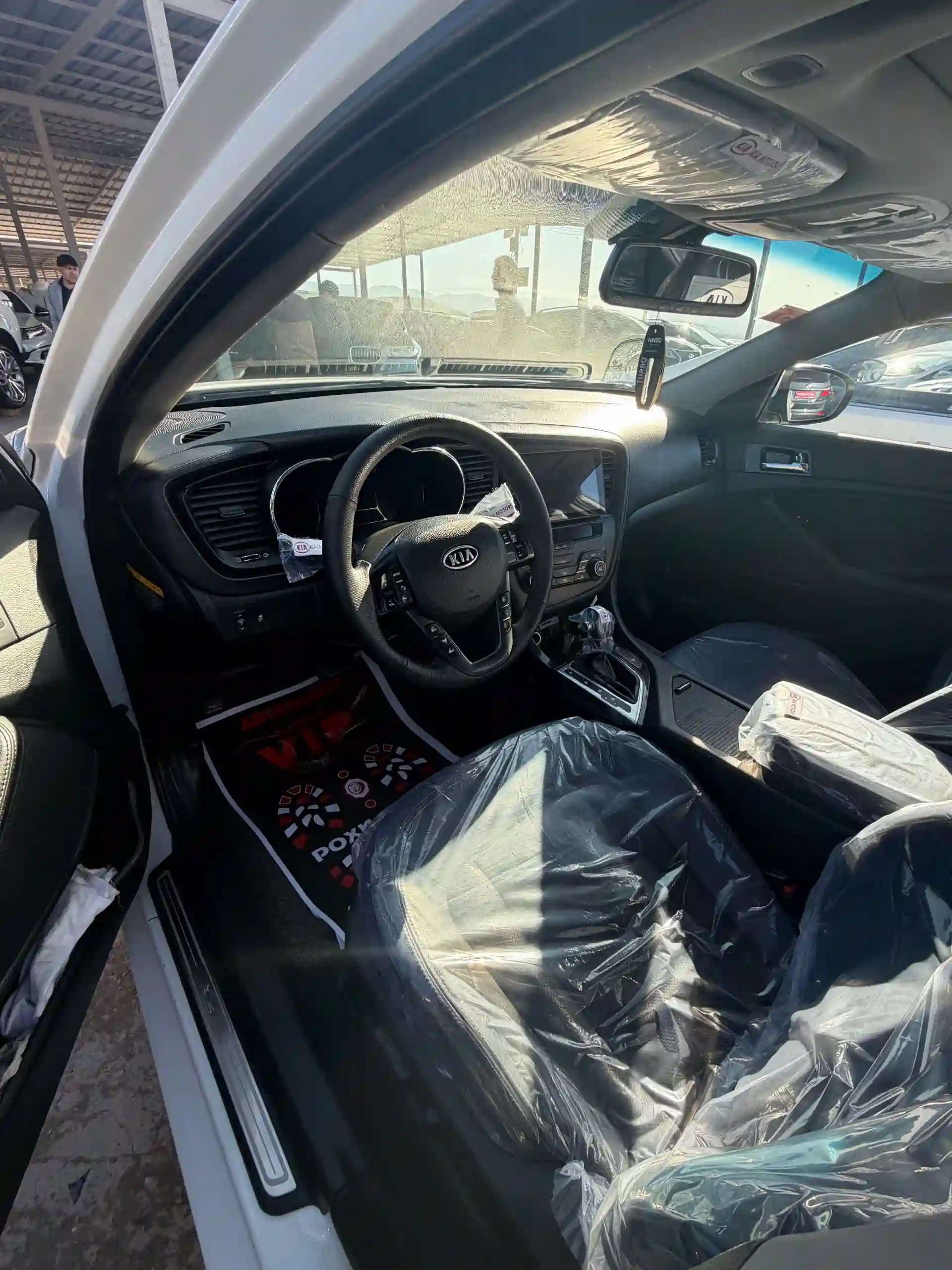 Kia K5 2011 — миниатюра 4