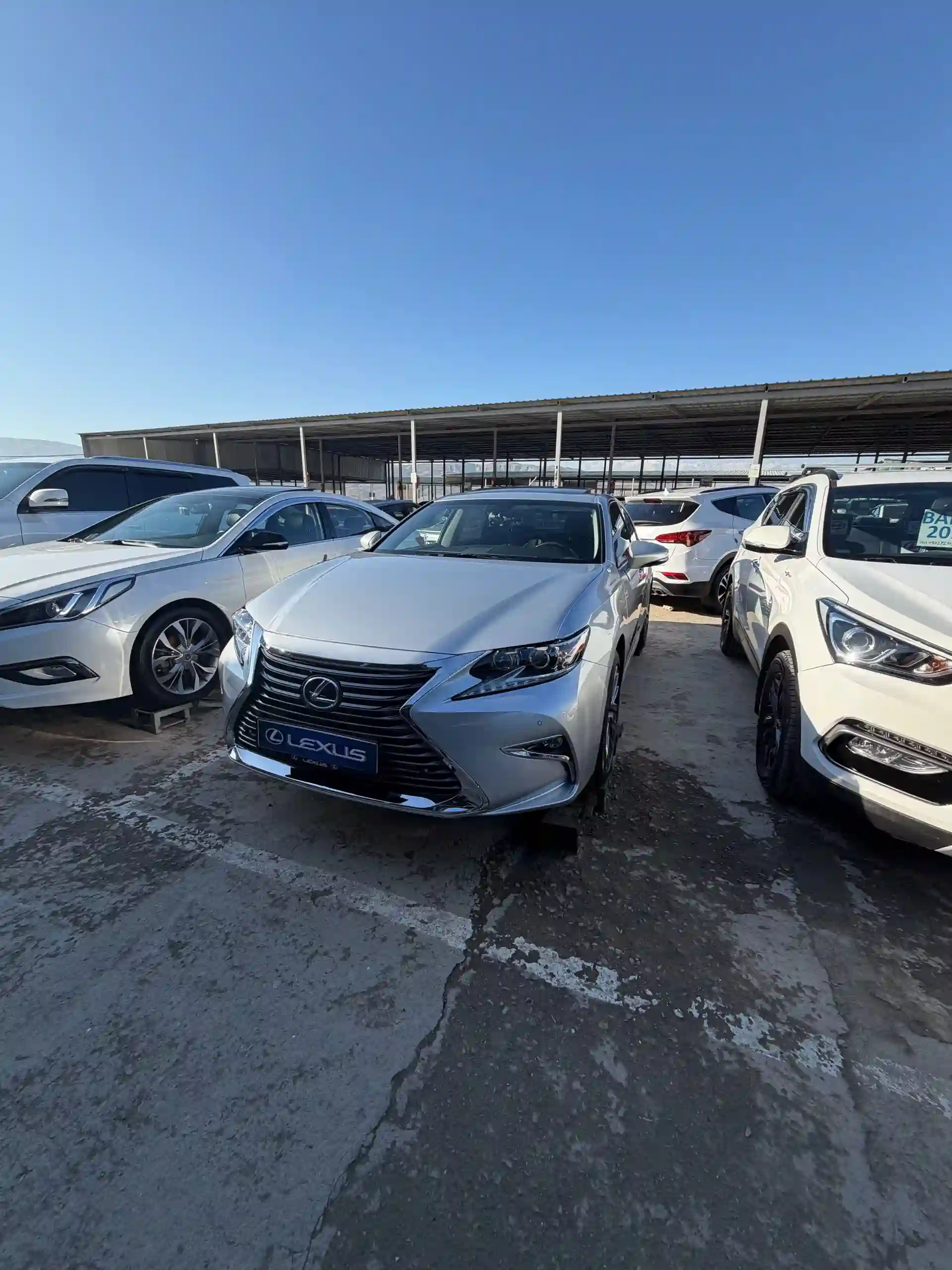 Lexus Es series 2017 — миниатюра 1