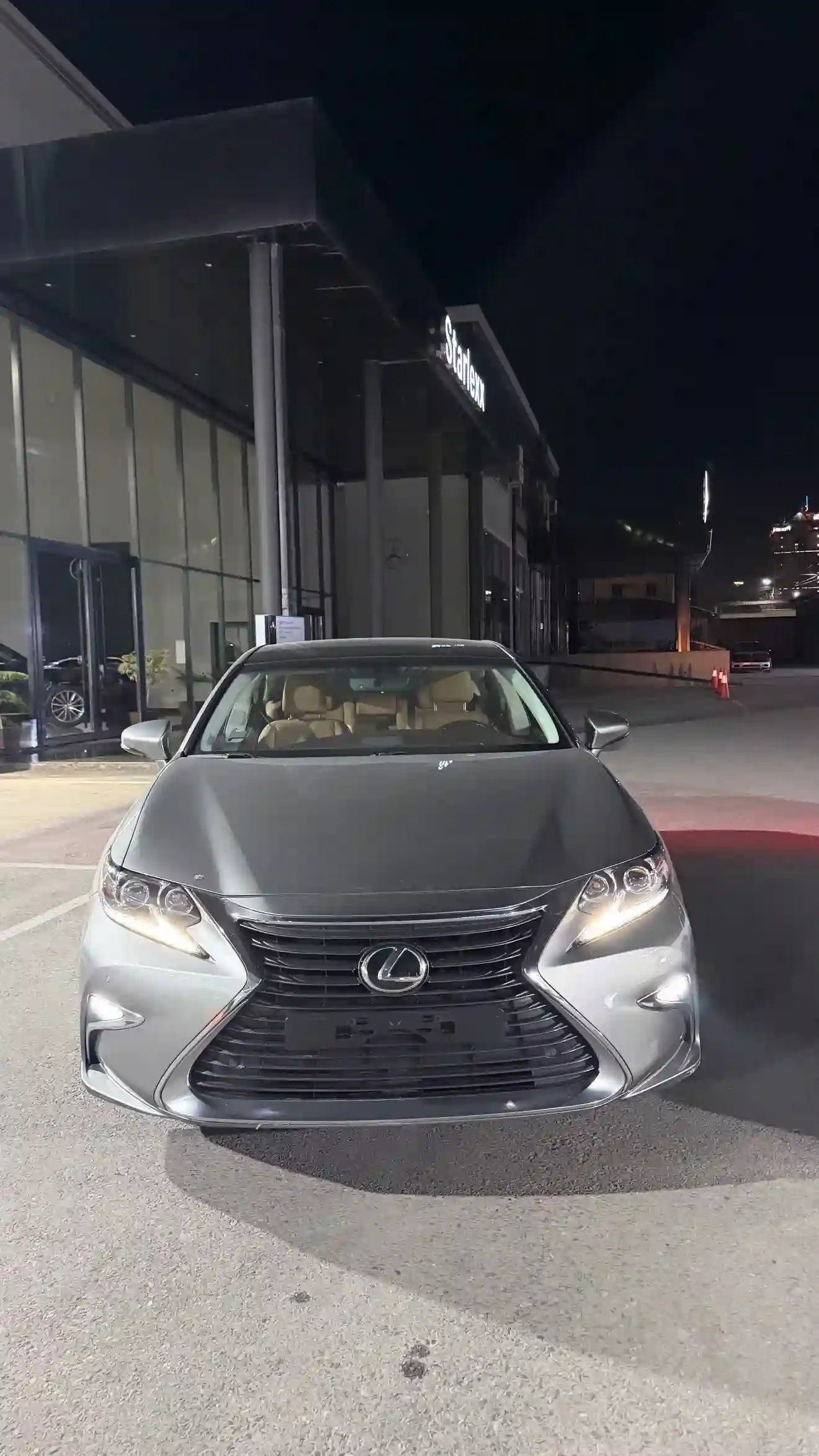 Lexus Es series 2017 — миниатюра 1