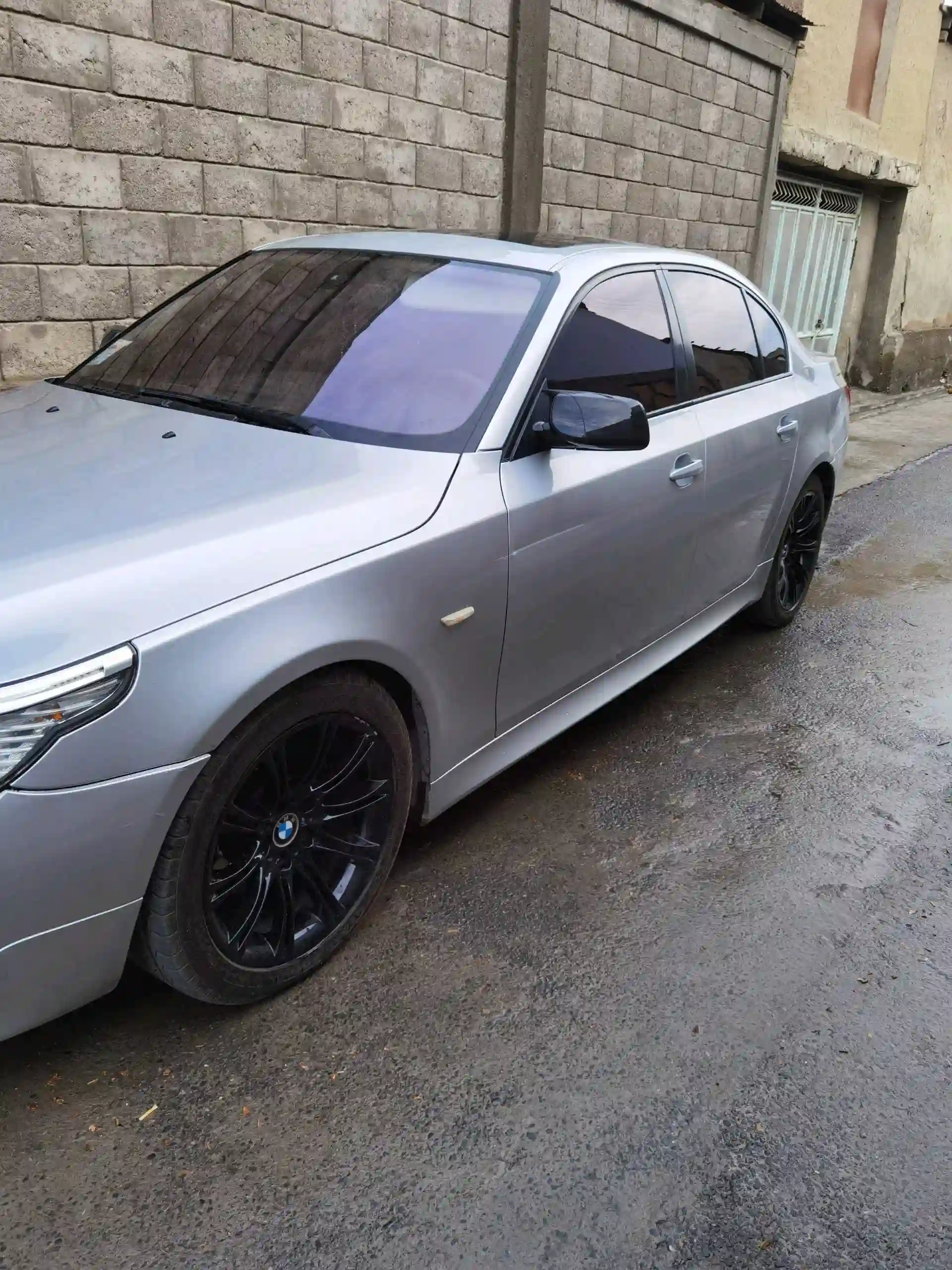 BMW 5 series 2004