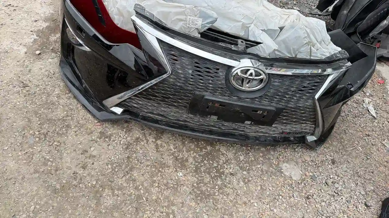 бампер на Toyota 