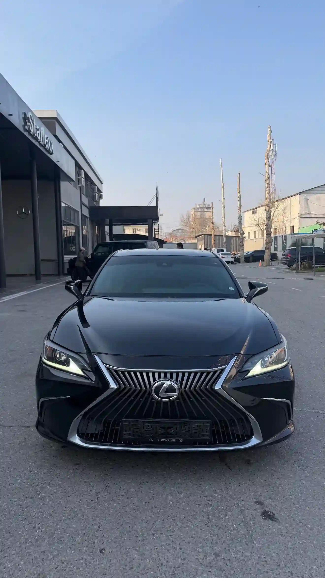 Lexus Es series 2019 — миниатюра 1