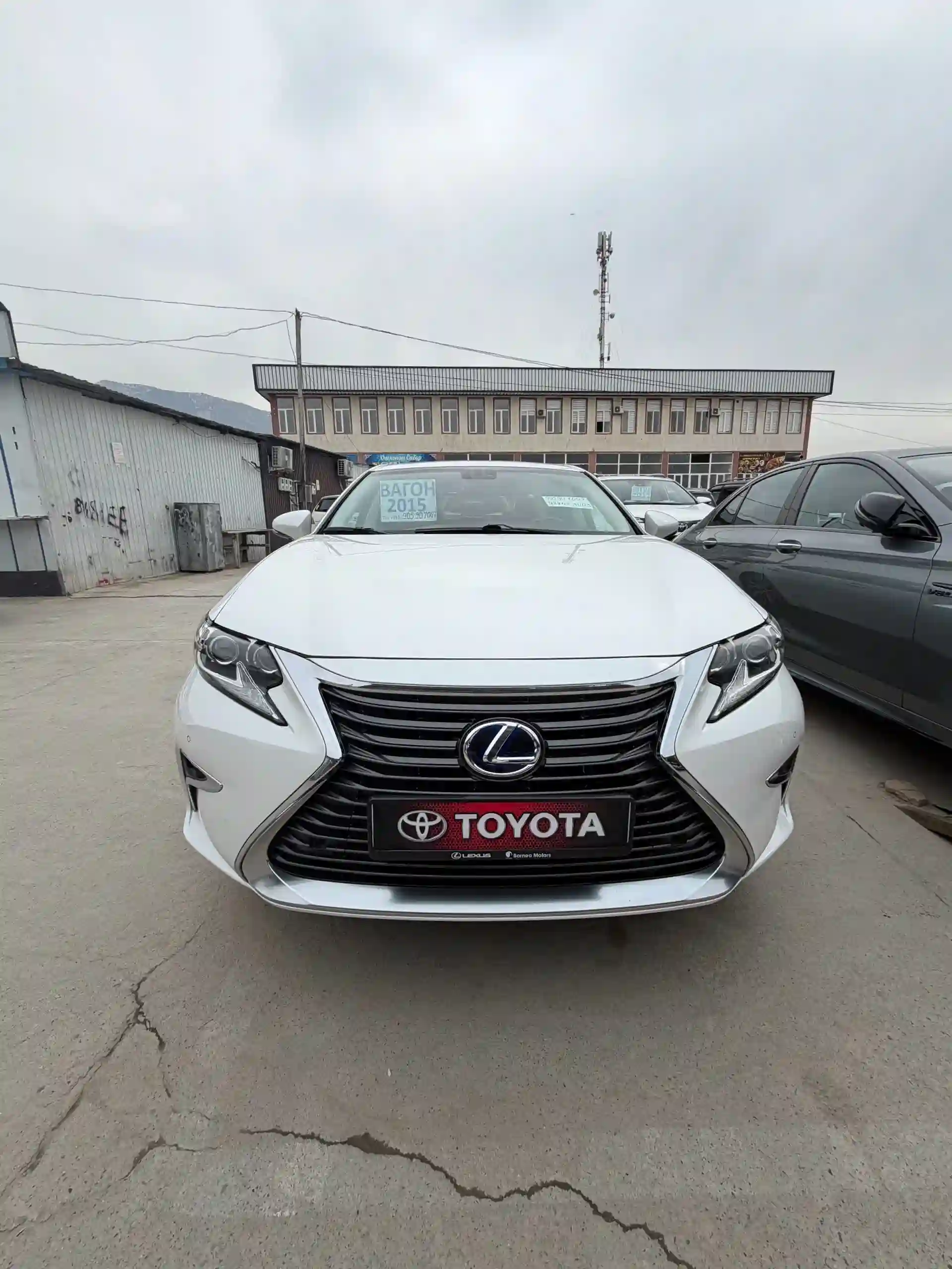 Lexus Es series 2015 — миниатюра 1