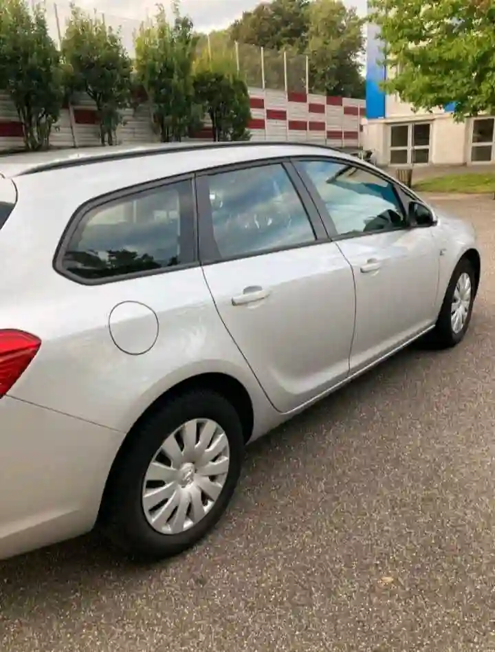 Opel Astra j 2016 — миниатюра 3
