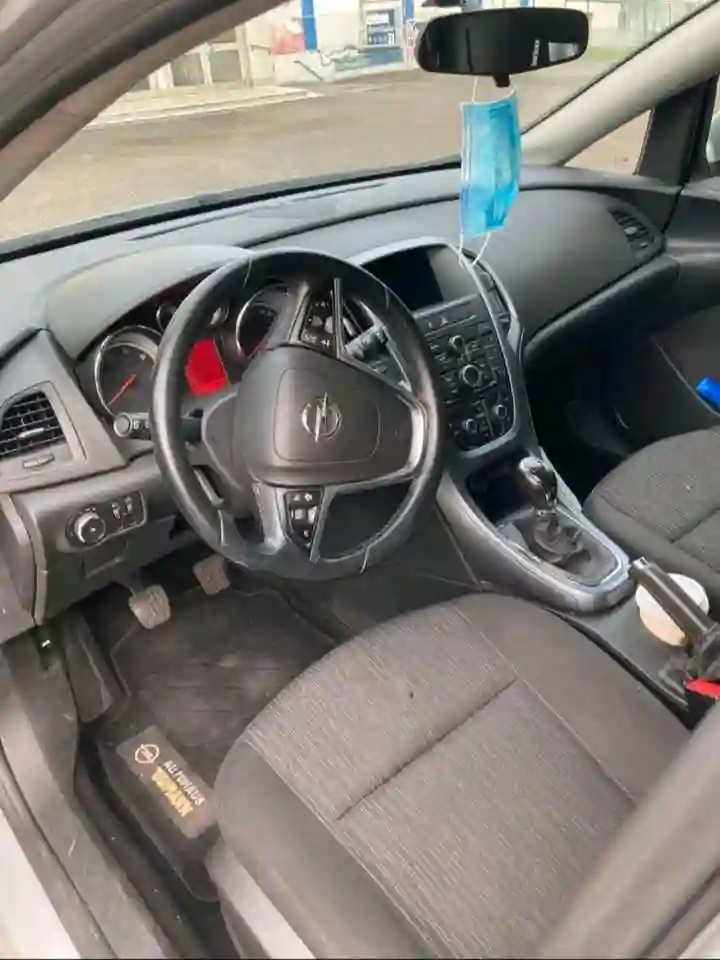 Opel Astra j 2016 — миниатюра 6