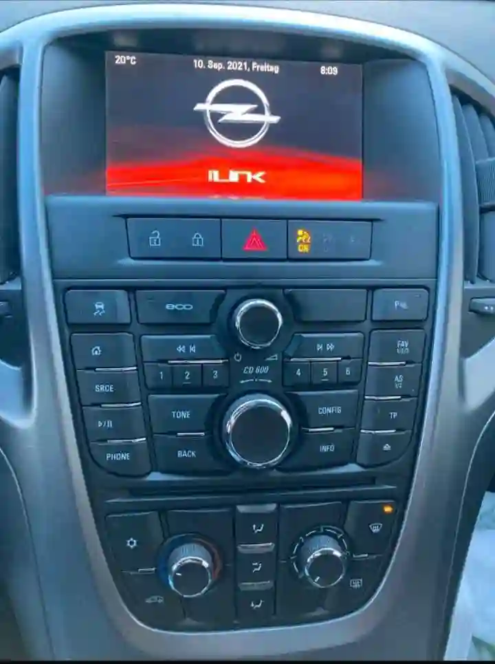 Opel Astra j 2016 — миниатюра 7