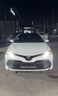 Toyota Camry 2018 — миниатюра 1
