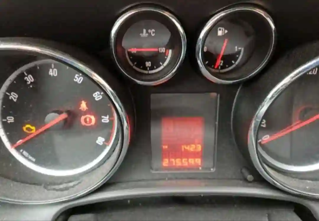 Opel Astra j 2014 — миниатюра 6