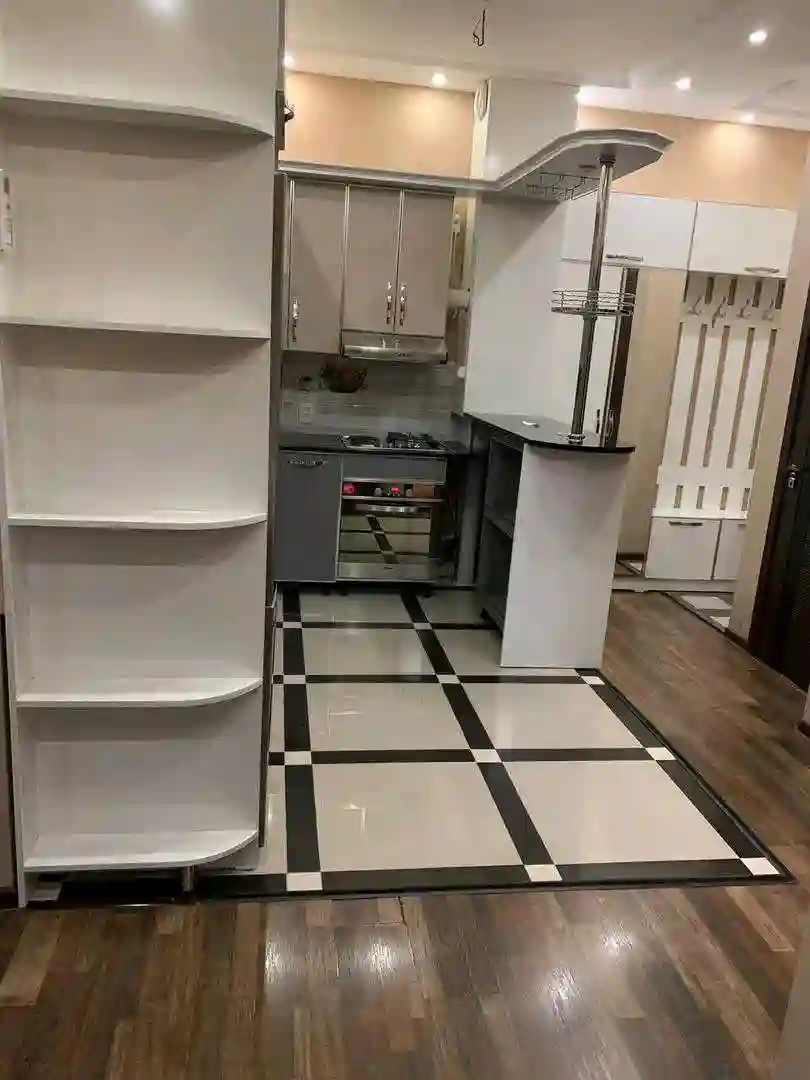 3-к квартира, 8 этаж, 76 м², сино