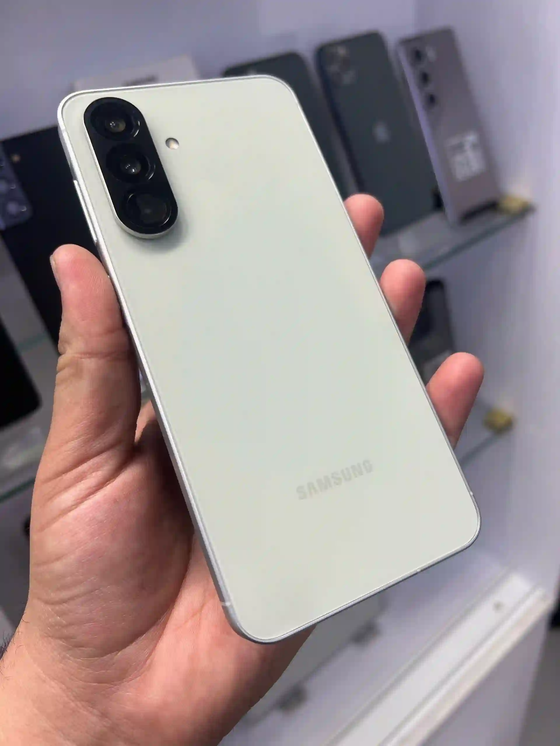 Samsung a56