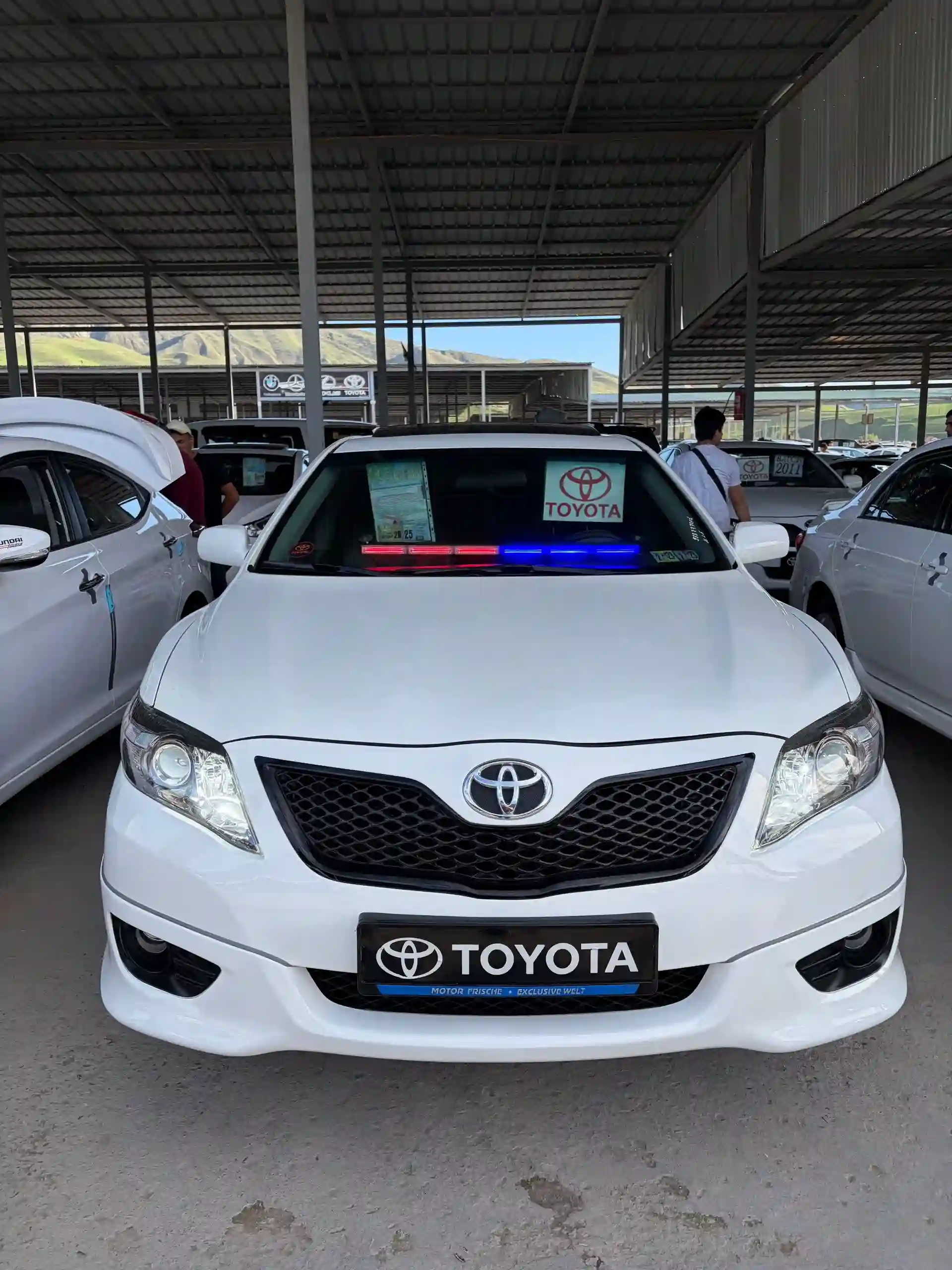 Toyota Camry 2011 — миниатюра 1