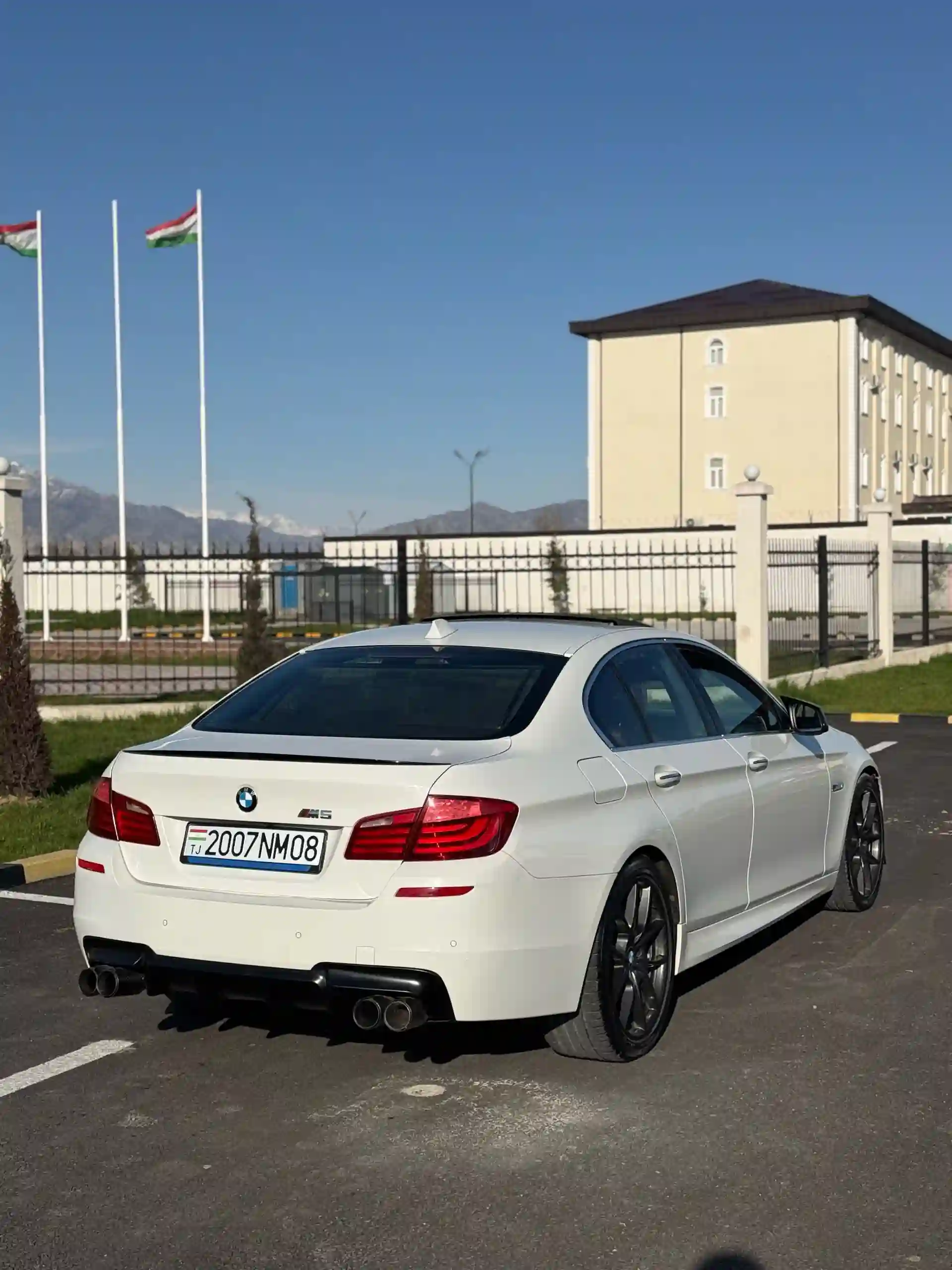 BMW 5 series 2011