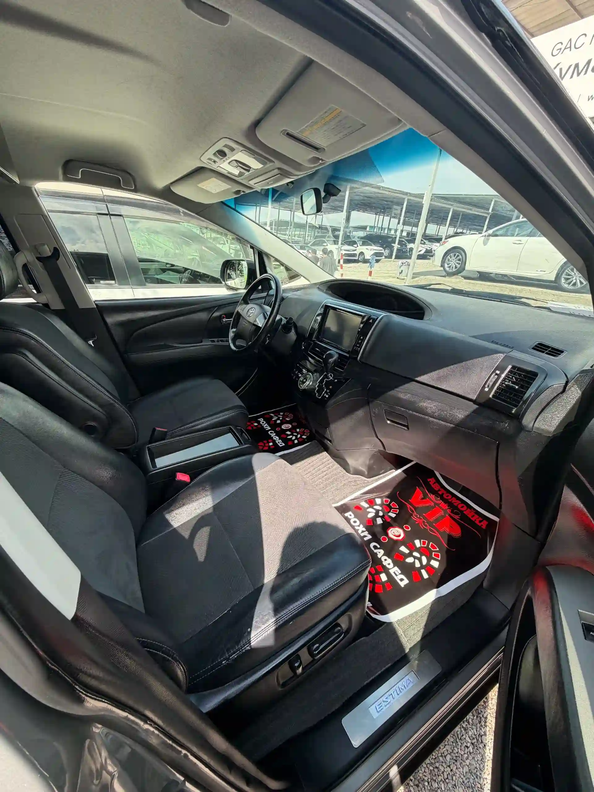 Toyota Estima 2016
