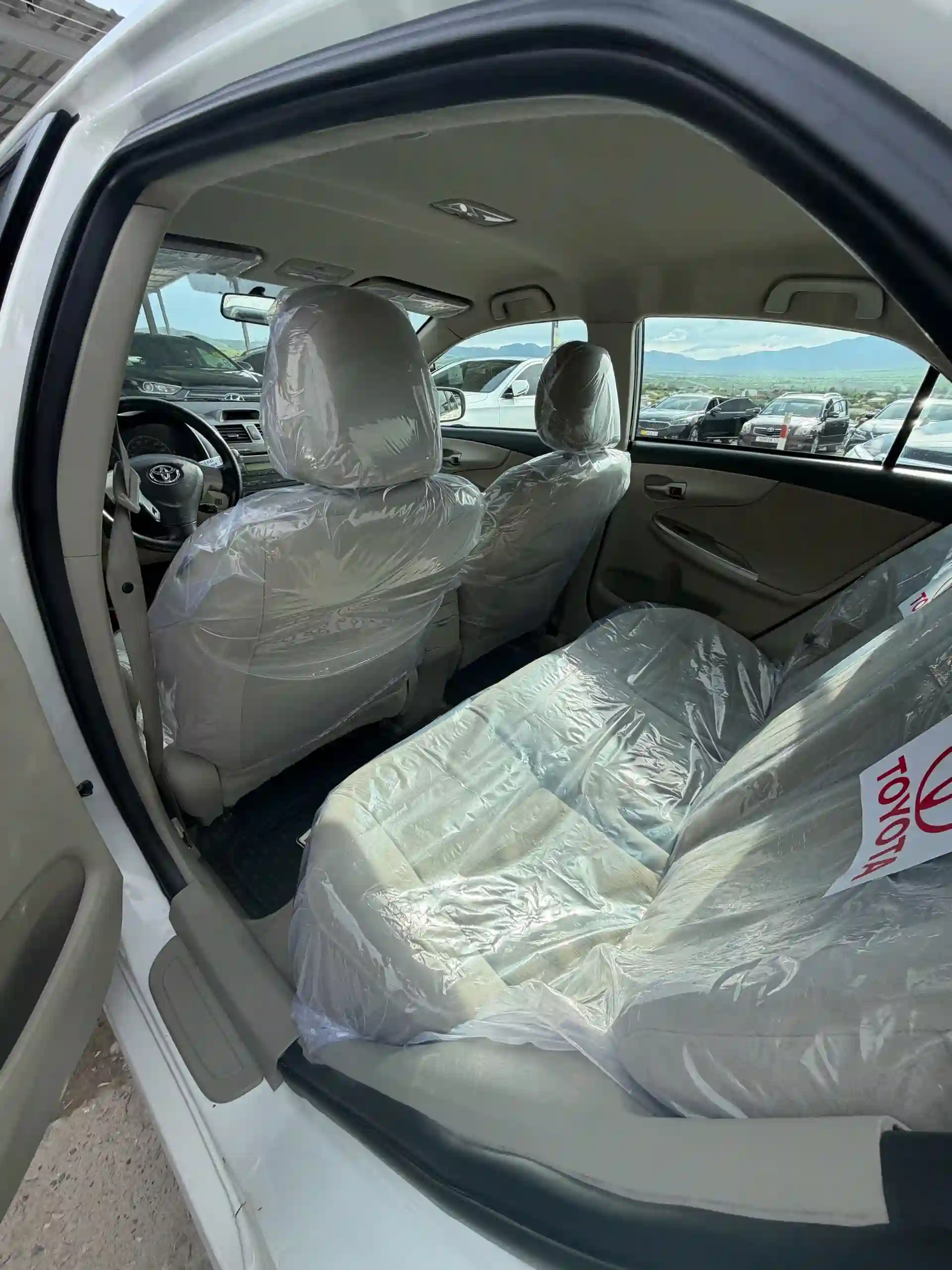 Toyota Corolla 2012 — миниатюра 3