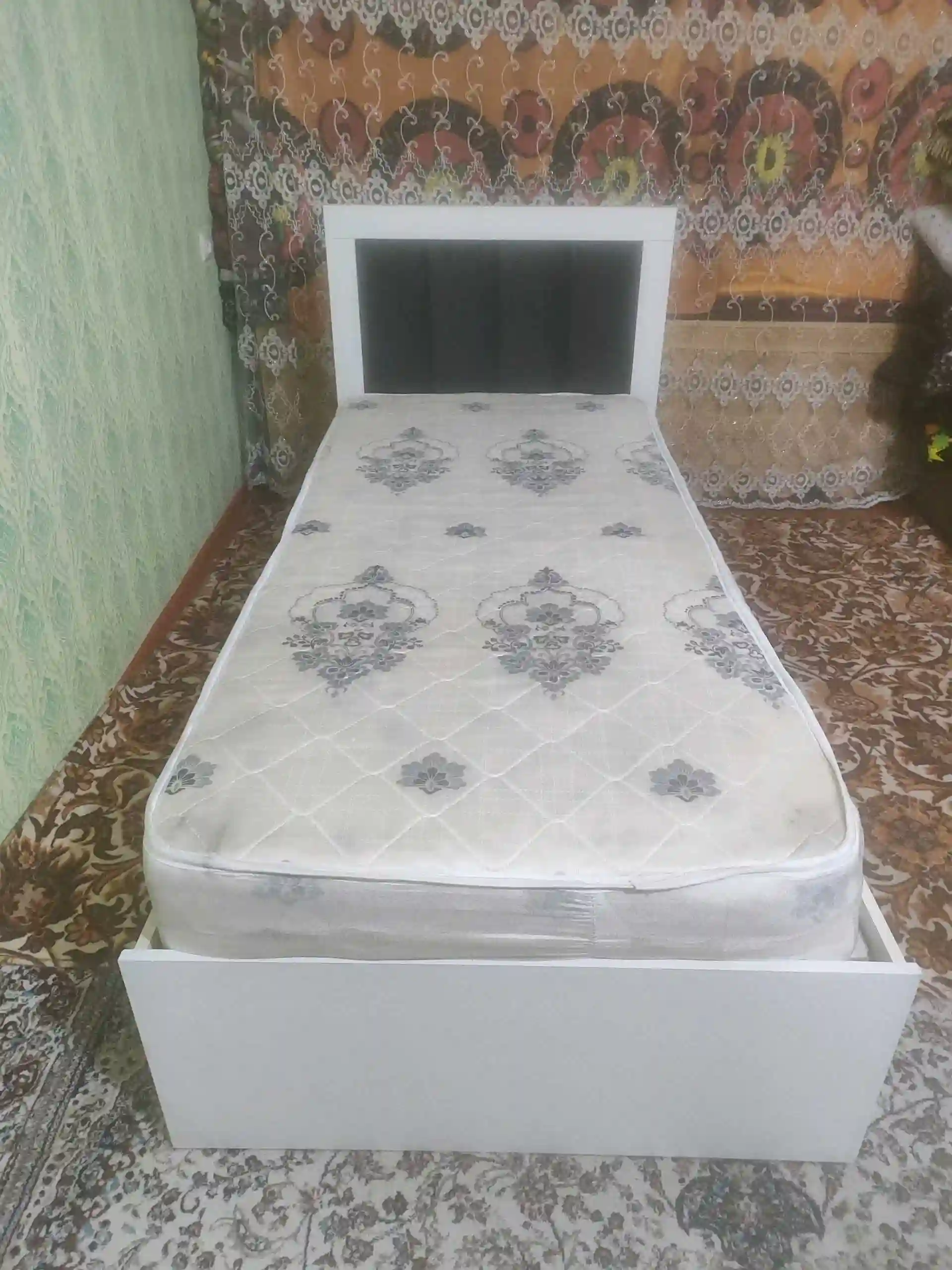 Диван
