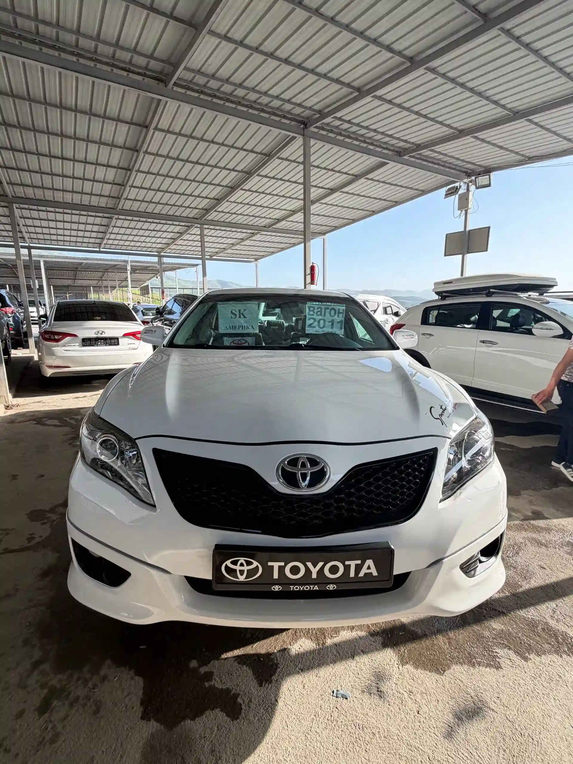 Toyota Camry 2011 — миниатюра 1