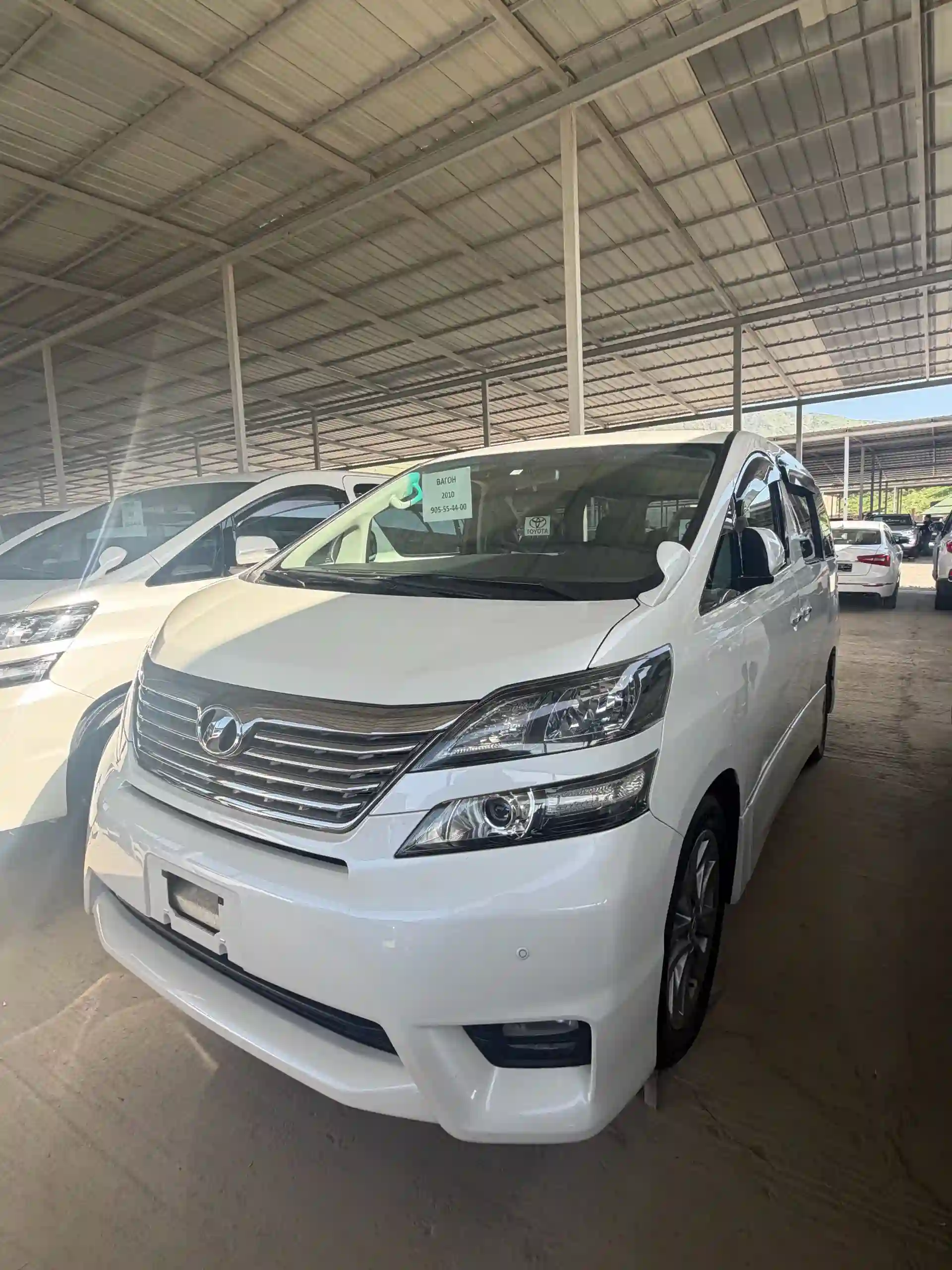 Toyota Vellfire 2010