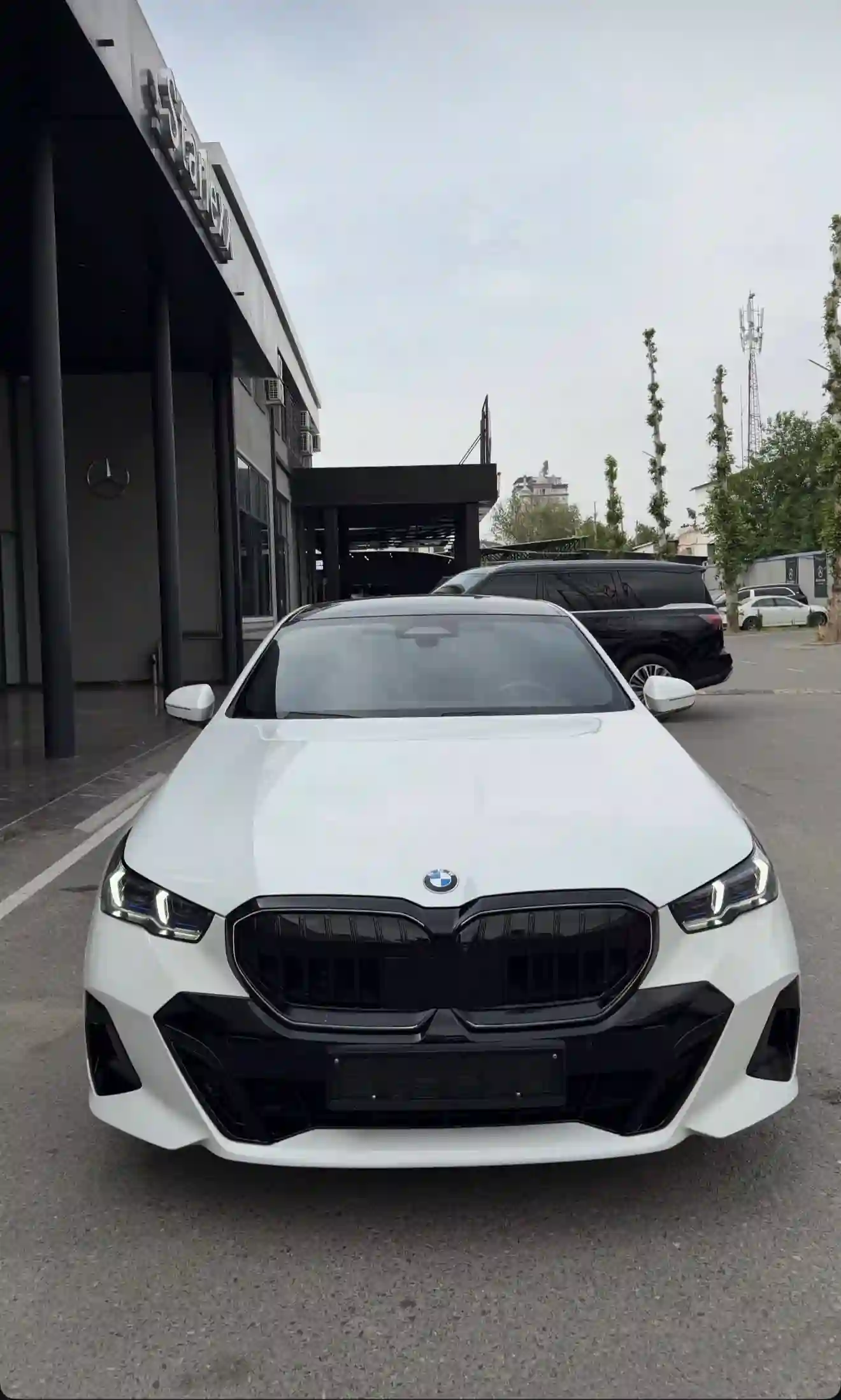 BMW 5 series 2024 — миниатюра 1
