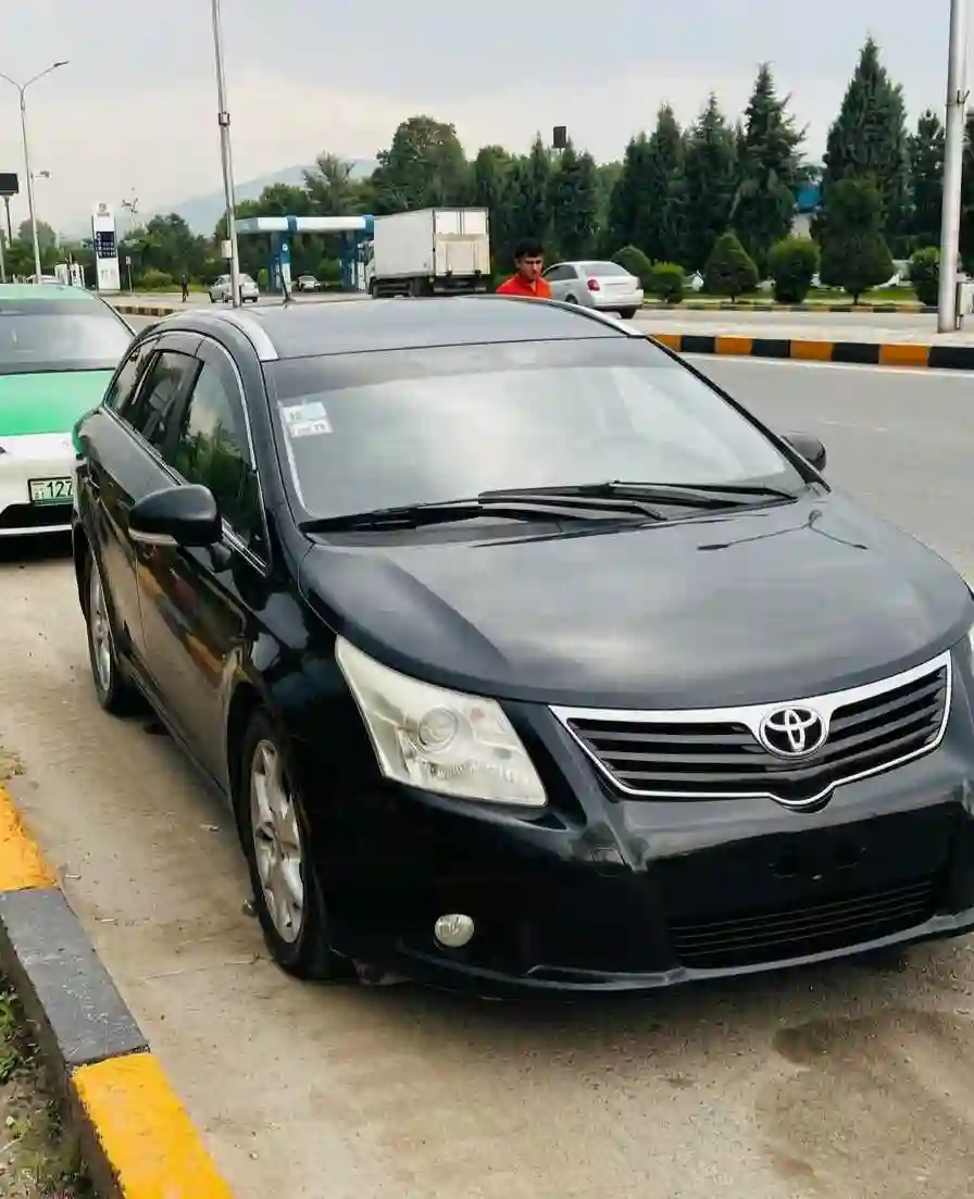 Toyota Avensis 2012