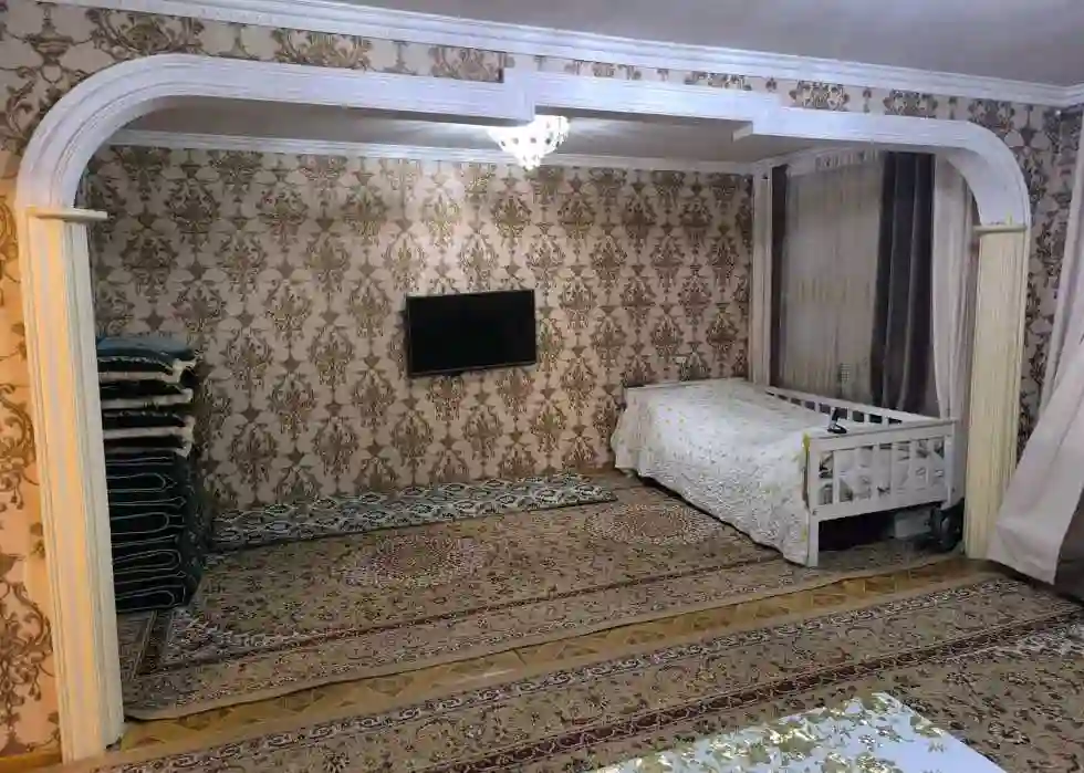 4-к квартира, 4 этаж, 82 м², Фирдавси — миниатюра 1