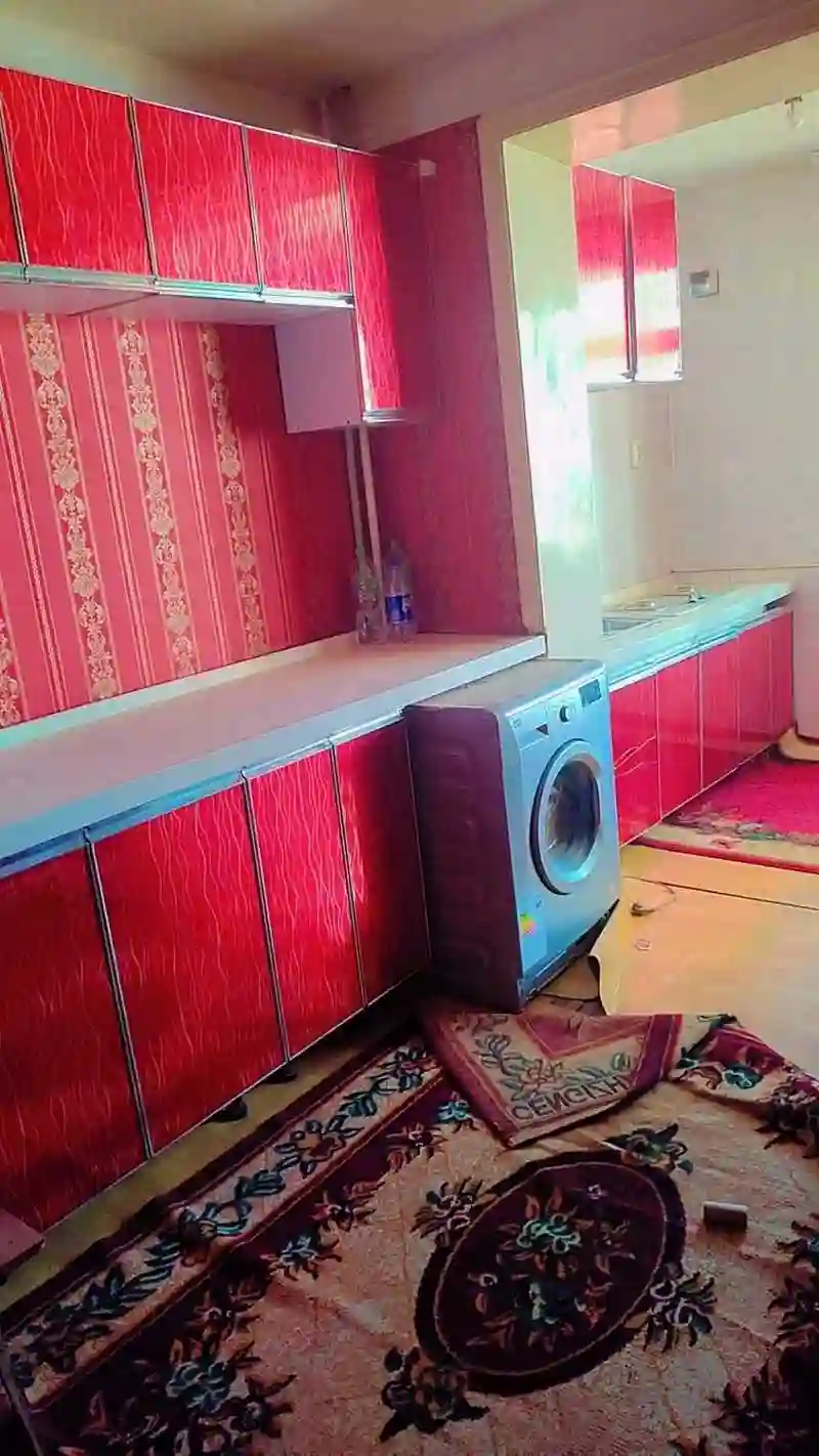 3-к квартира, 2 этаж, 48 м², 101 мкр