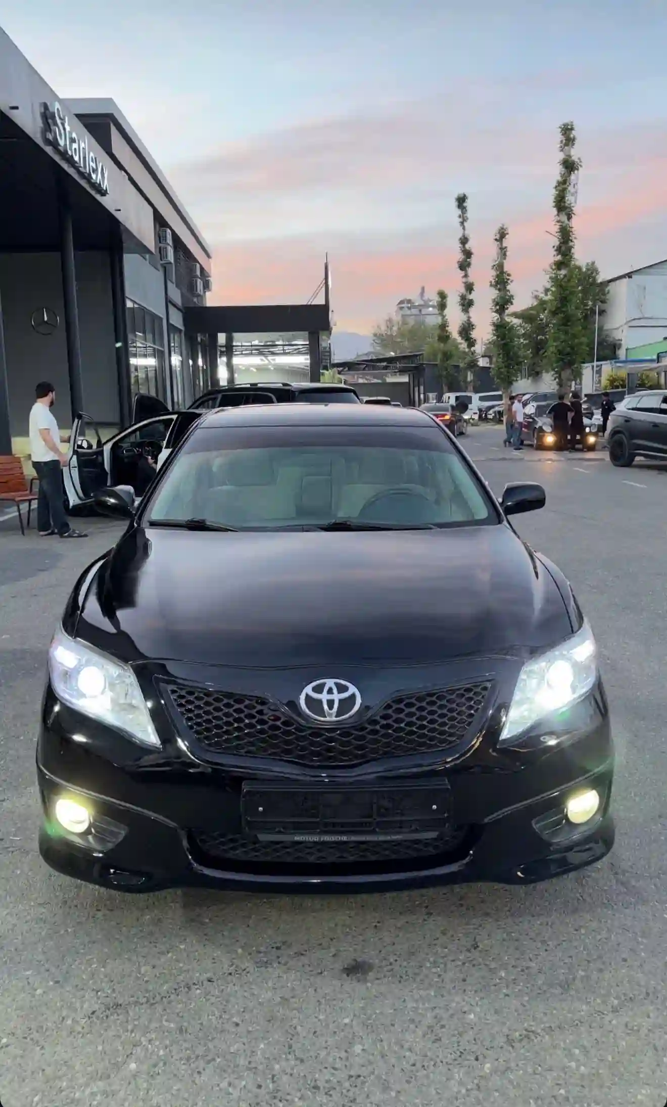 Toyota Camry 2011 — миниатюра 1