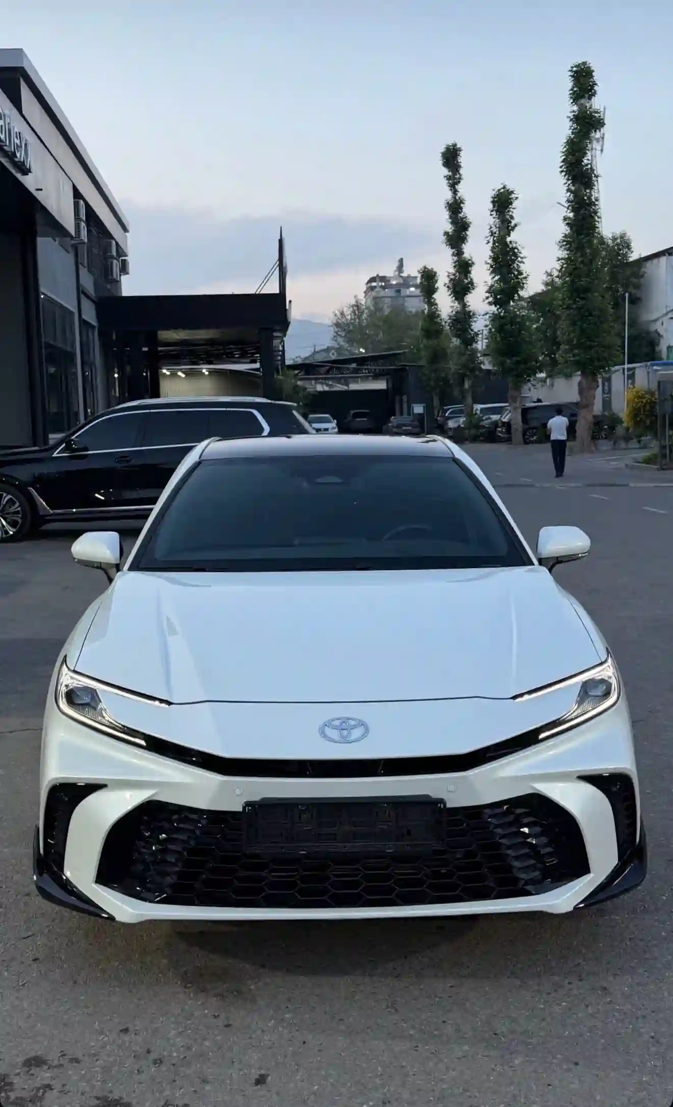 Toyota Camry 2026 — миниатюра 1
