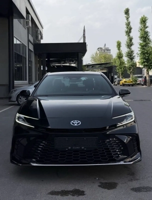 Toyota Camry 2025 — миниатюра 1